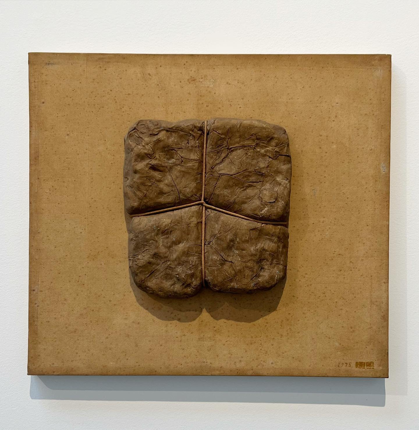 Seung-taek Lee&rsquo;s 1975 &ldquo;un-sculpture&rdquo; includes paper and rope on canvas. Lee used anti-concept as his creation strategy to refuse prior artistic orders or stereotypes, thereby freeing himself to observe objects from a philosophical p