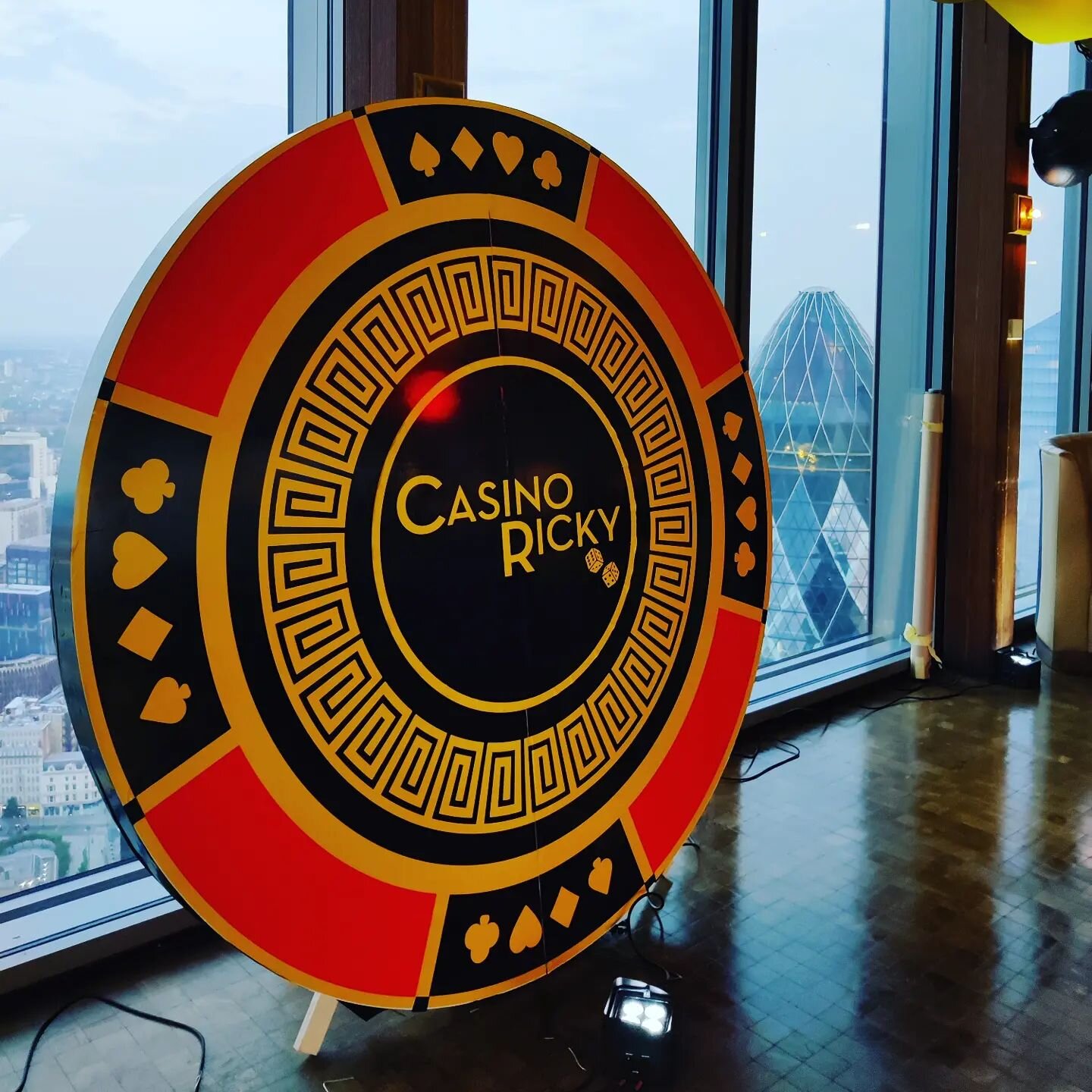 A very large casino chip made by the talented carpenter in Josh Dean.The graphics printed and installed by us at LVG for a private event in EC1. It went down a treat.
#propmaking #largeformatprinting #casino #casinoroyale #chip #carpentry #collaborat