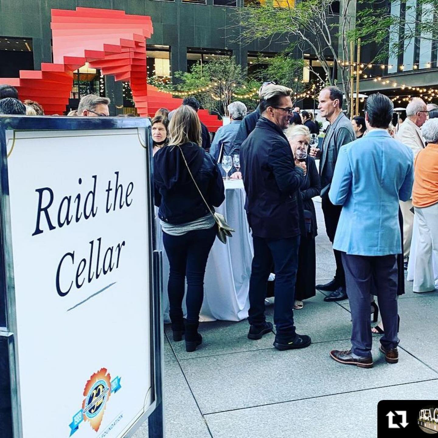 🍷🍽🎉

#Repost @dragocentro 
・・・
This past Saturday was incredibly amazing as Chef @celestinodrago and his three brothers Calogero, @tanogigi1 and @giacominodrago Co-Hosted tbe 32rd Annual @californiawinemasters to benefit the @cff_losangeles !

The