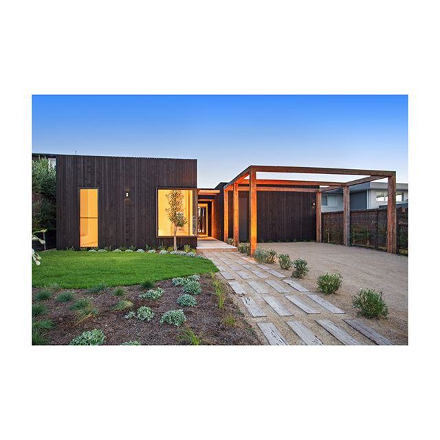 The Little Black House
&mdash;&mdash;&mdash;&mdash;&mdash;&mdash;&mdash;&mdash;&mdash;&mdash;&mdash;&mdash;&mdash;&mdash;&mdash;&mdash;
#architecture #design #morningtonpeninsula #illustration #melbourne #house #interiordesign #portsea #black #swimmi