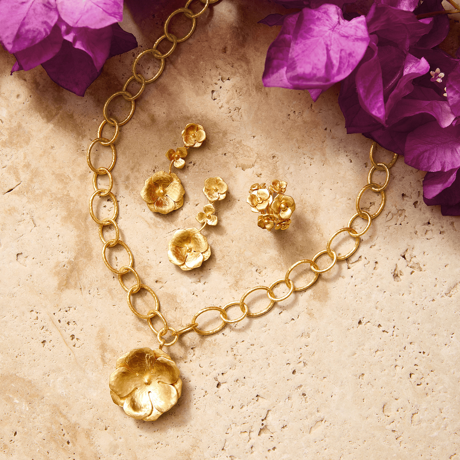 bloomnecklace.png