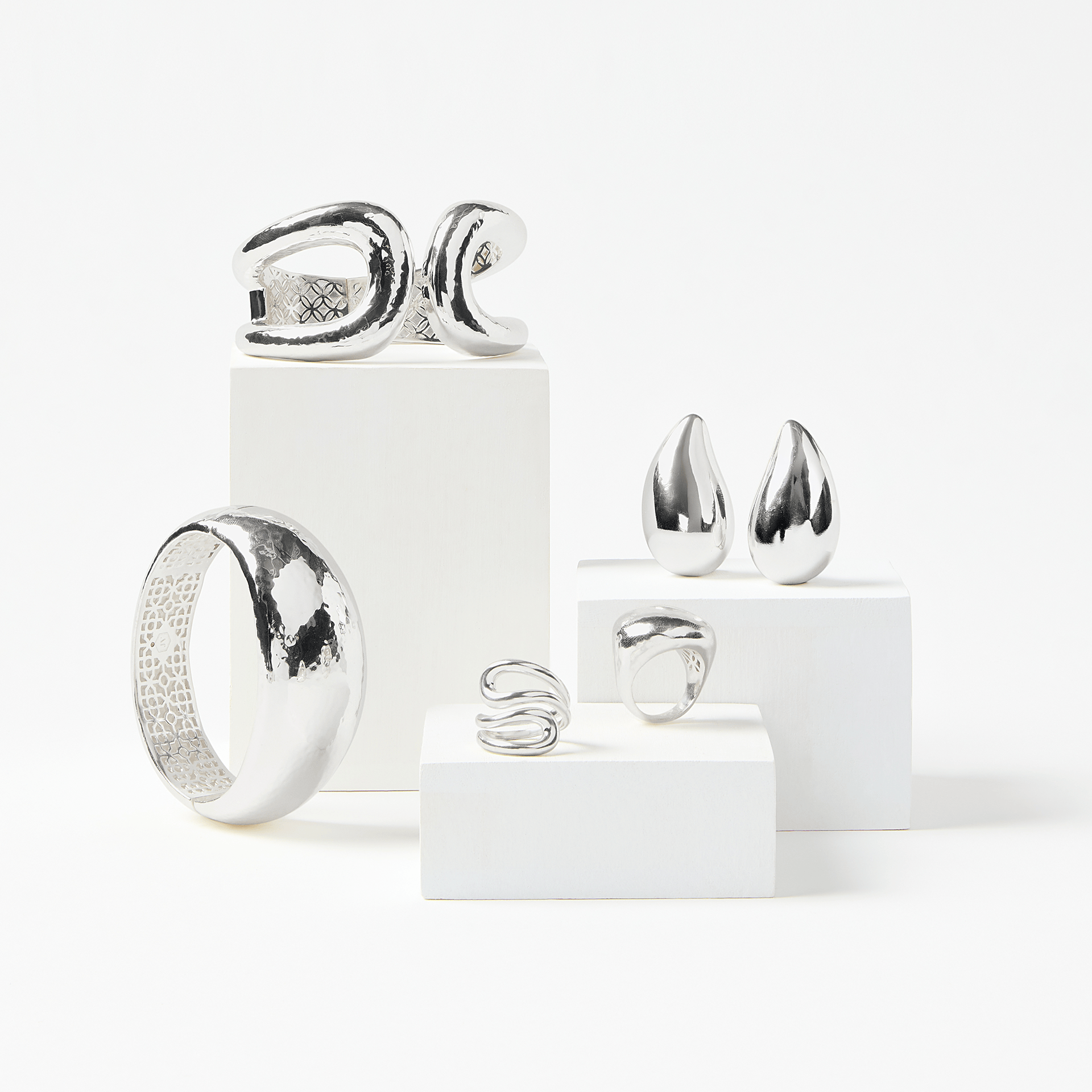sculrptureal-silver.png