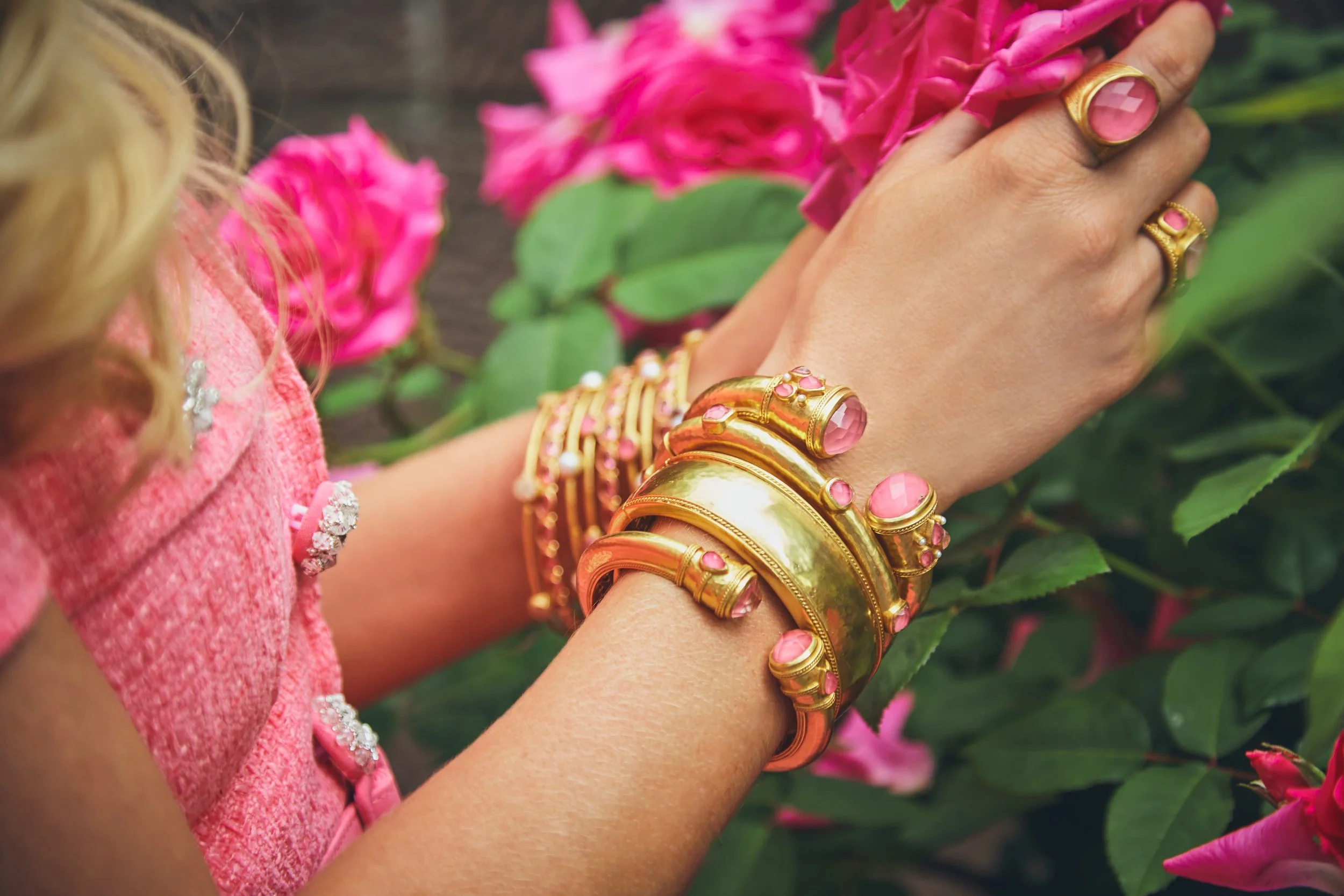 SU23_Social_Peony_Pink_1_Model_5.jpg