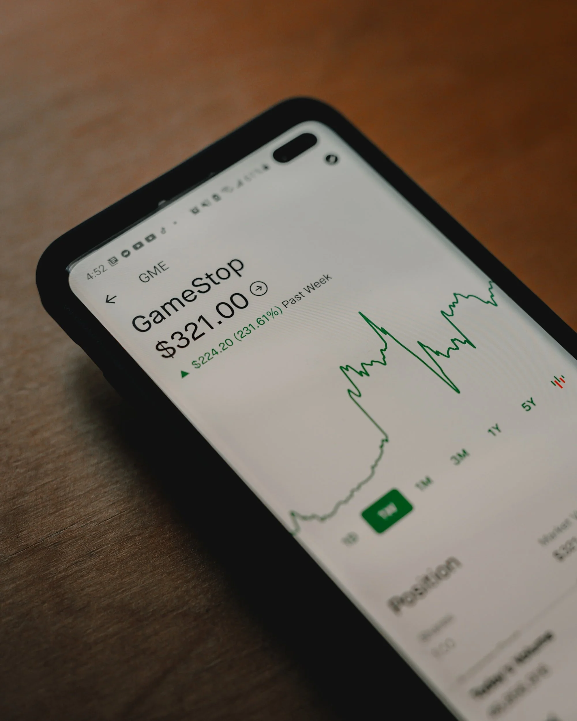 GAMESTOP - MAIN STREET vs WALL STREET