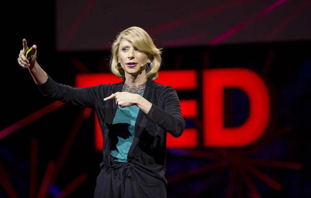 Your body language may shape who you are | Amy Cuddy