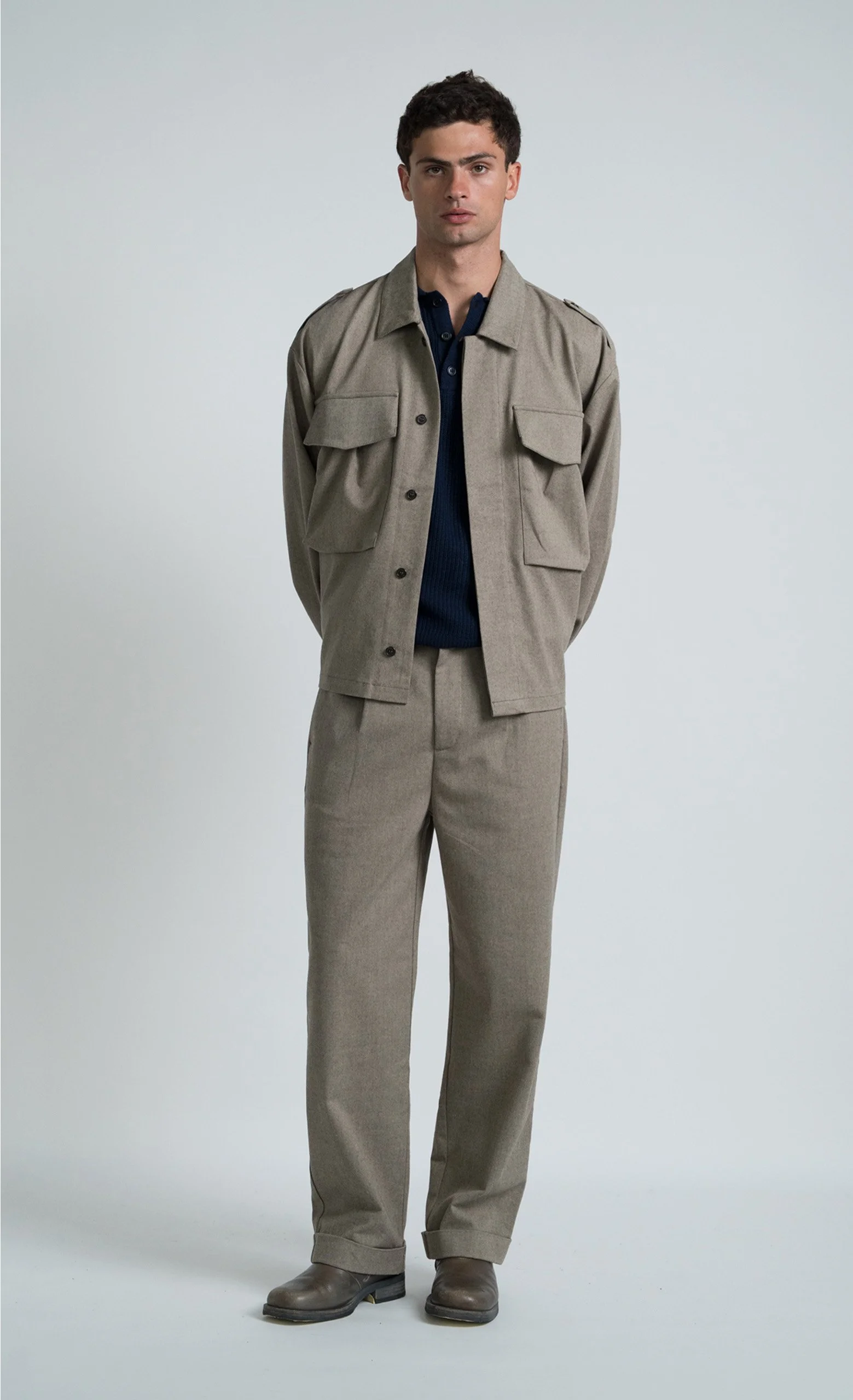 Pantalon NEW VINTAGE Wooden homme beige à coupe ample et entrejambe bas, fabriqué en Italie