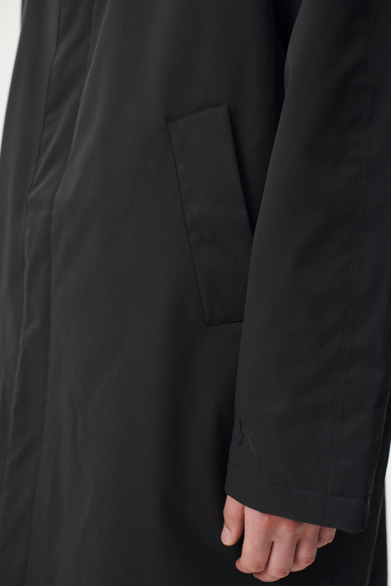 AW26_020_JOBACARCOATNINSPINBLACK_0024.jpg