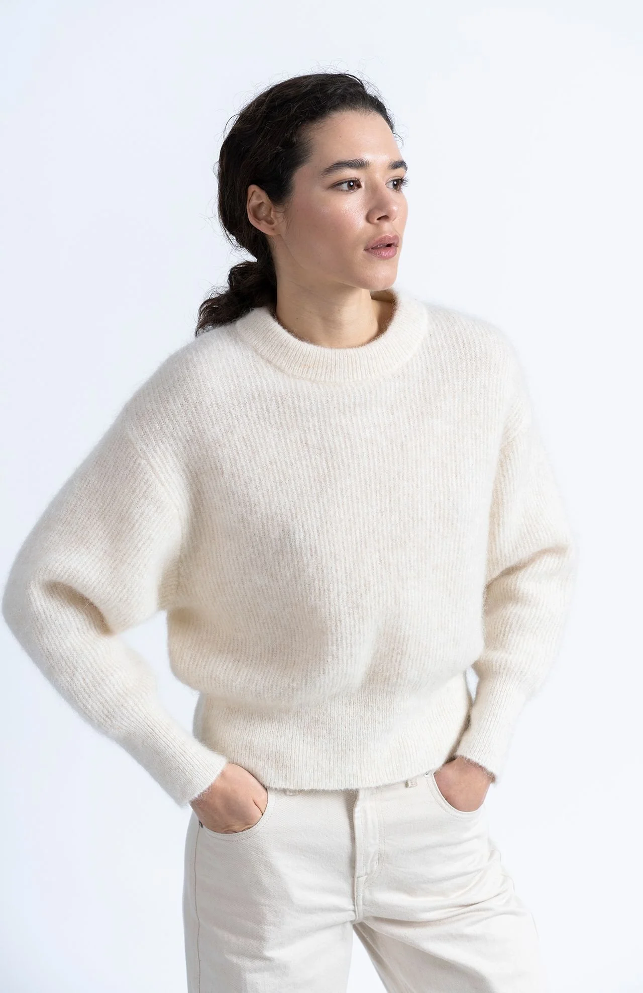 Pull Ezti Écru Loreak Mendian Femme – Mohair et laine | Twins Paris