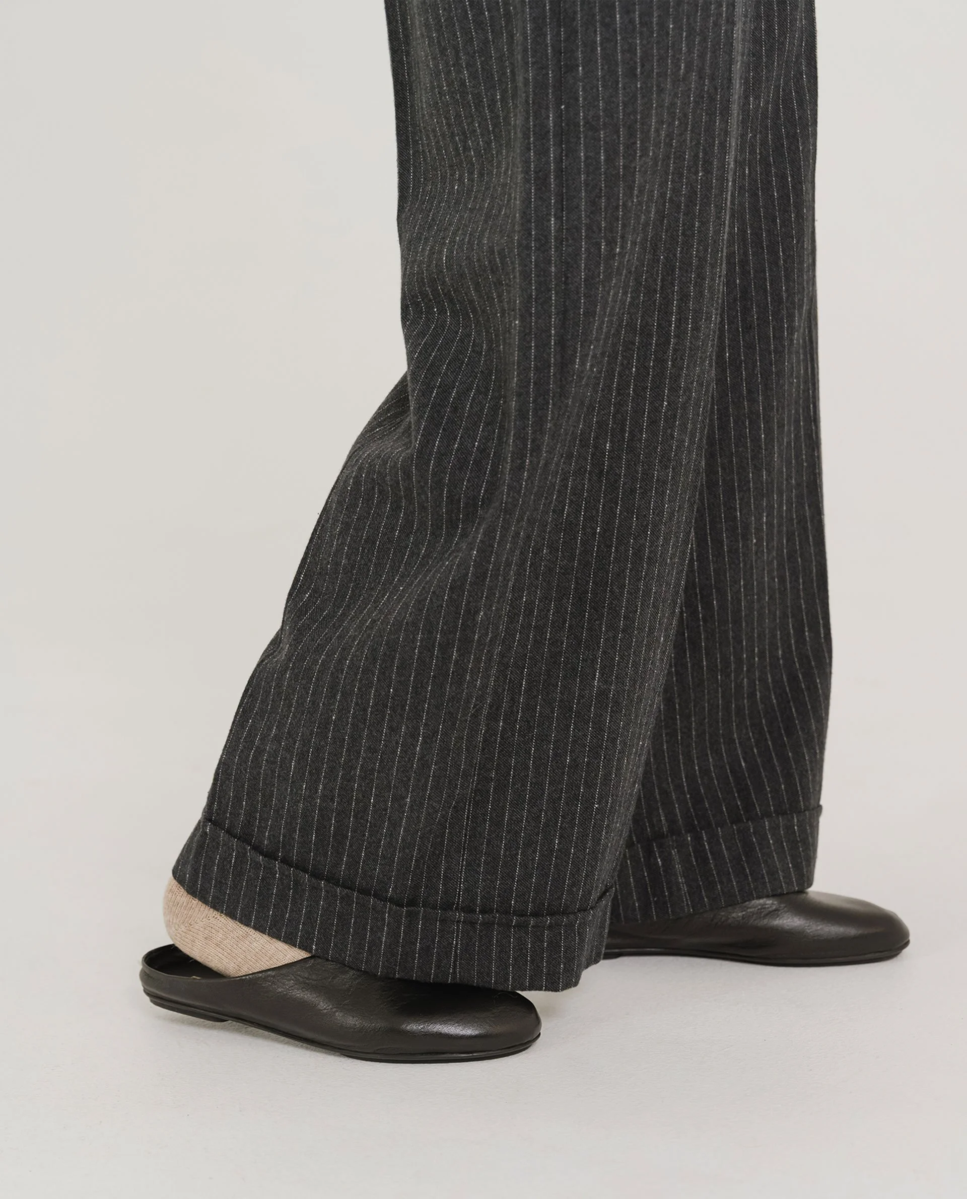 DRIES-ANTHRACITE-4.jpg
