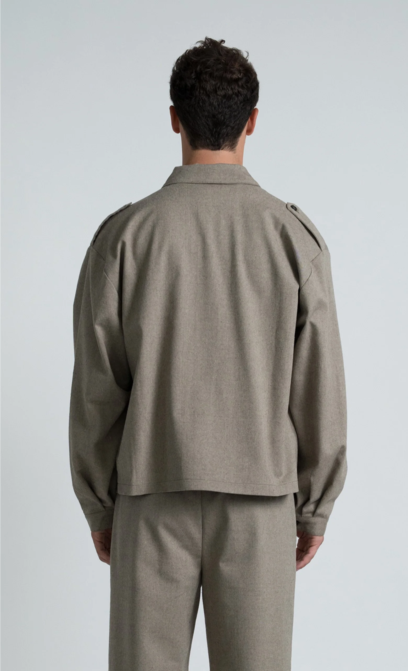 MILITARY_OVERSHIRT_BEIGE_04.jpg