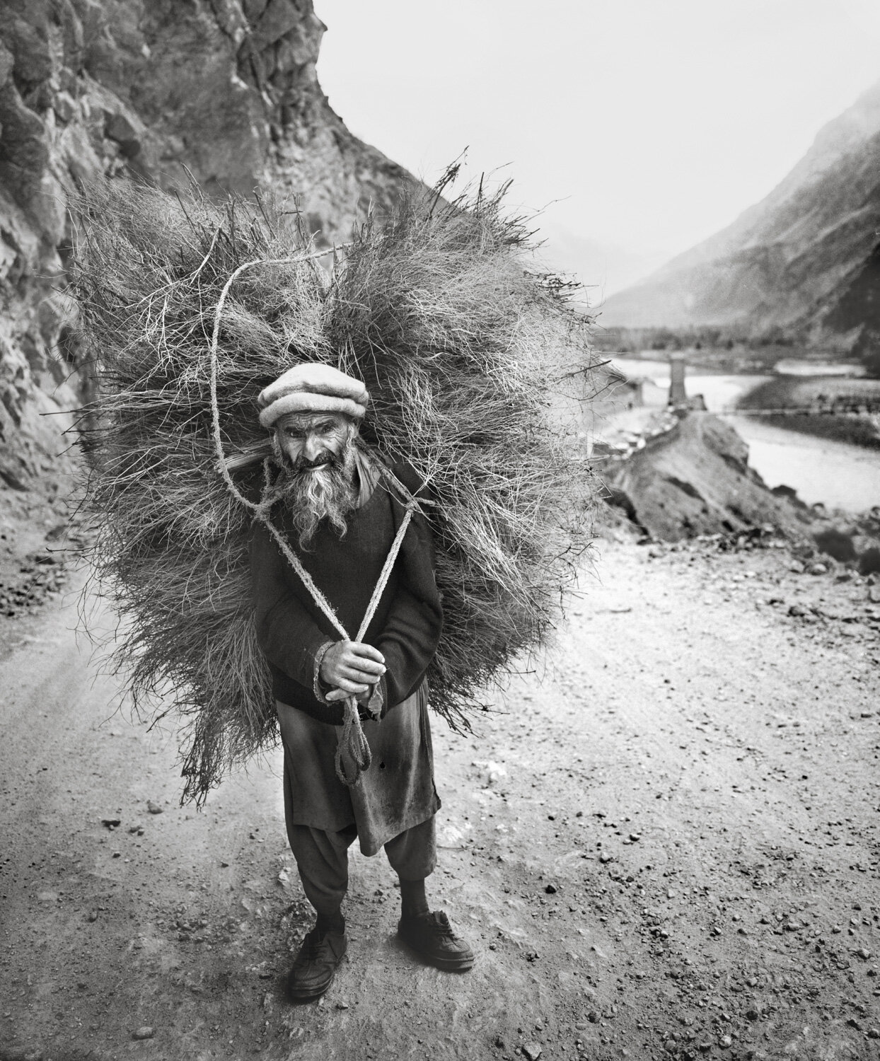 014_002_CBW_PAKISTAN STICK MAN UNCROP.jpg