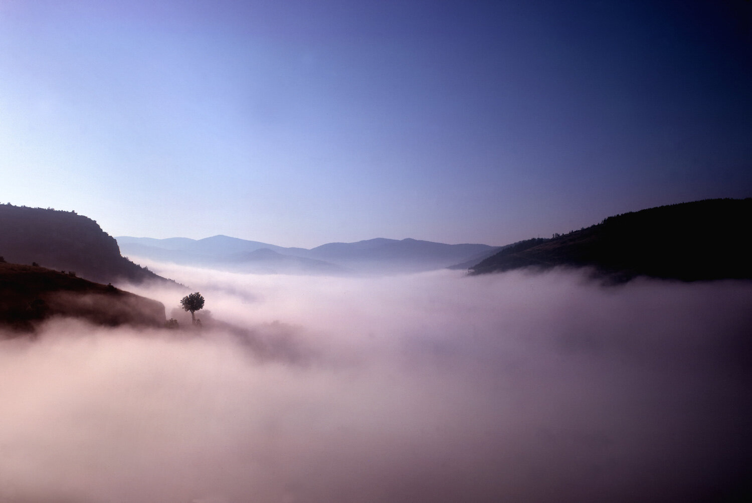 027_005_Land_MEYRUIS FRANCE MIST NEW define.jpg