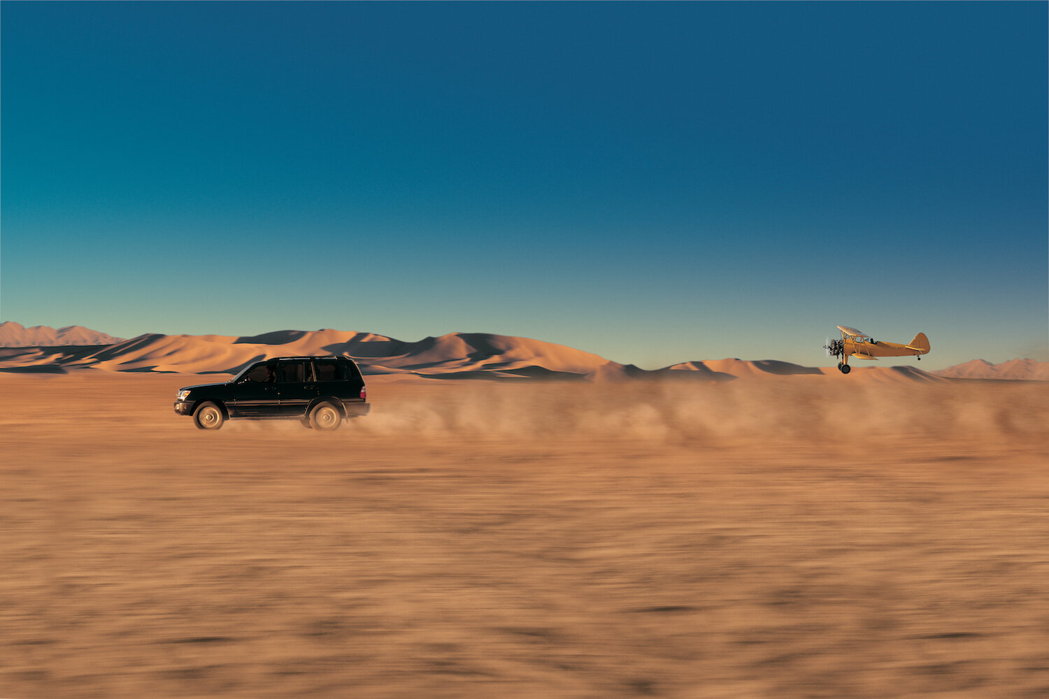 LANDCRUISER CHASE PLANE GRO.jpg