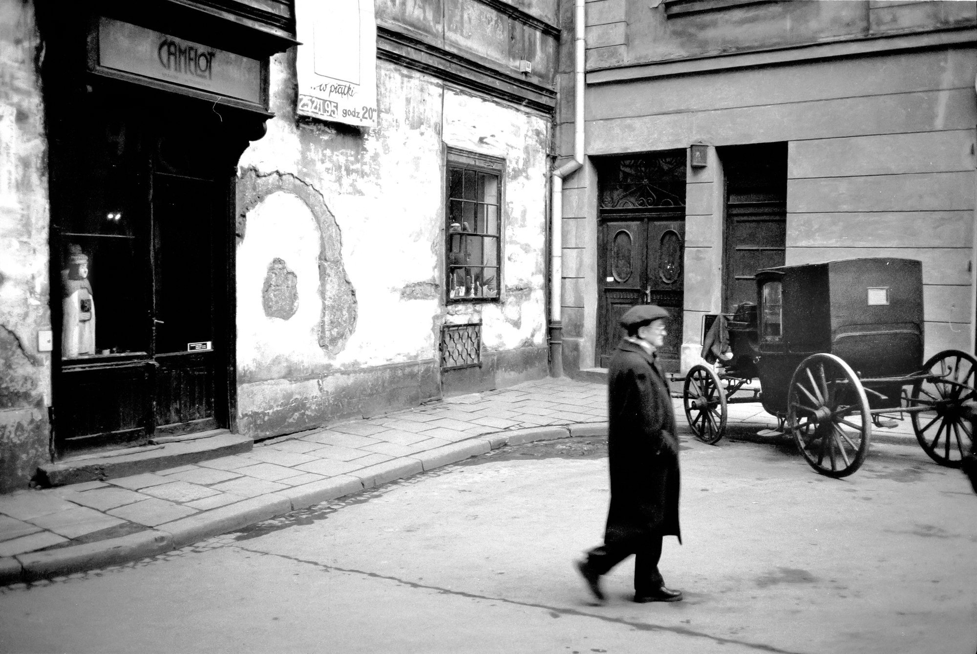 Man+single+cart+Krakow+Poland.jpeg