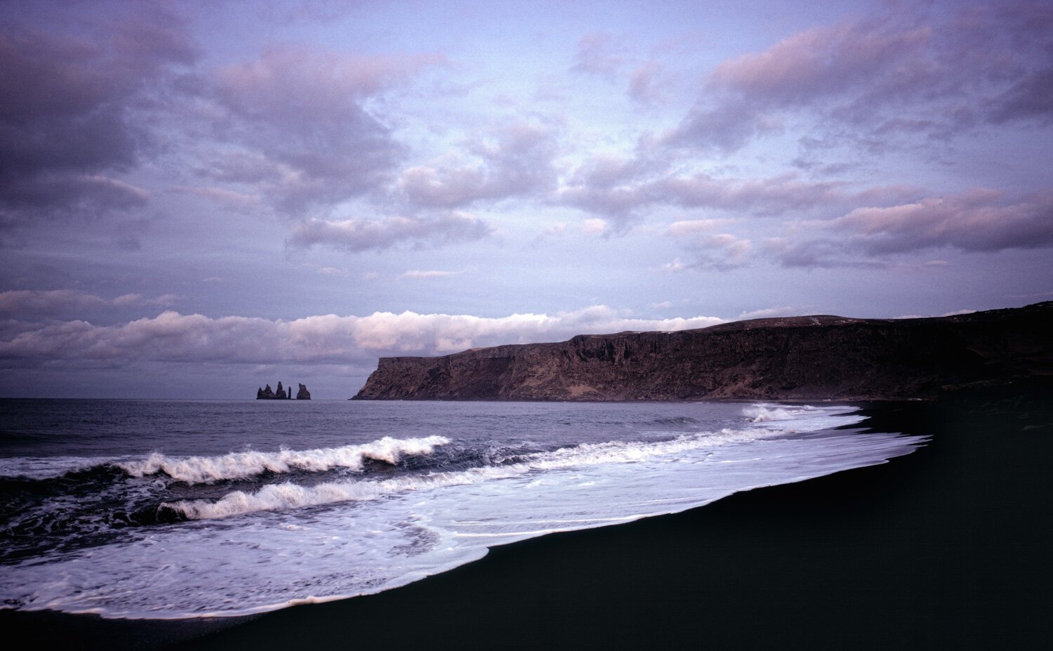 056_047_Land_iceland+black+beach.jpeg