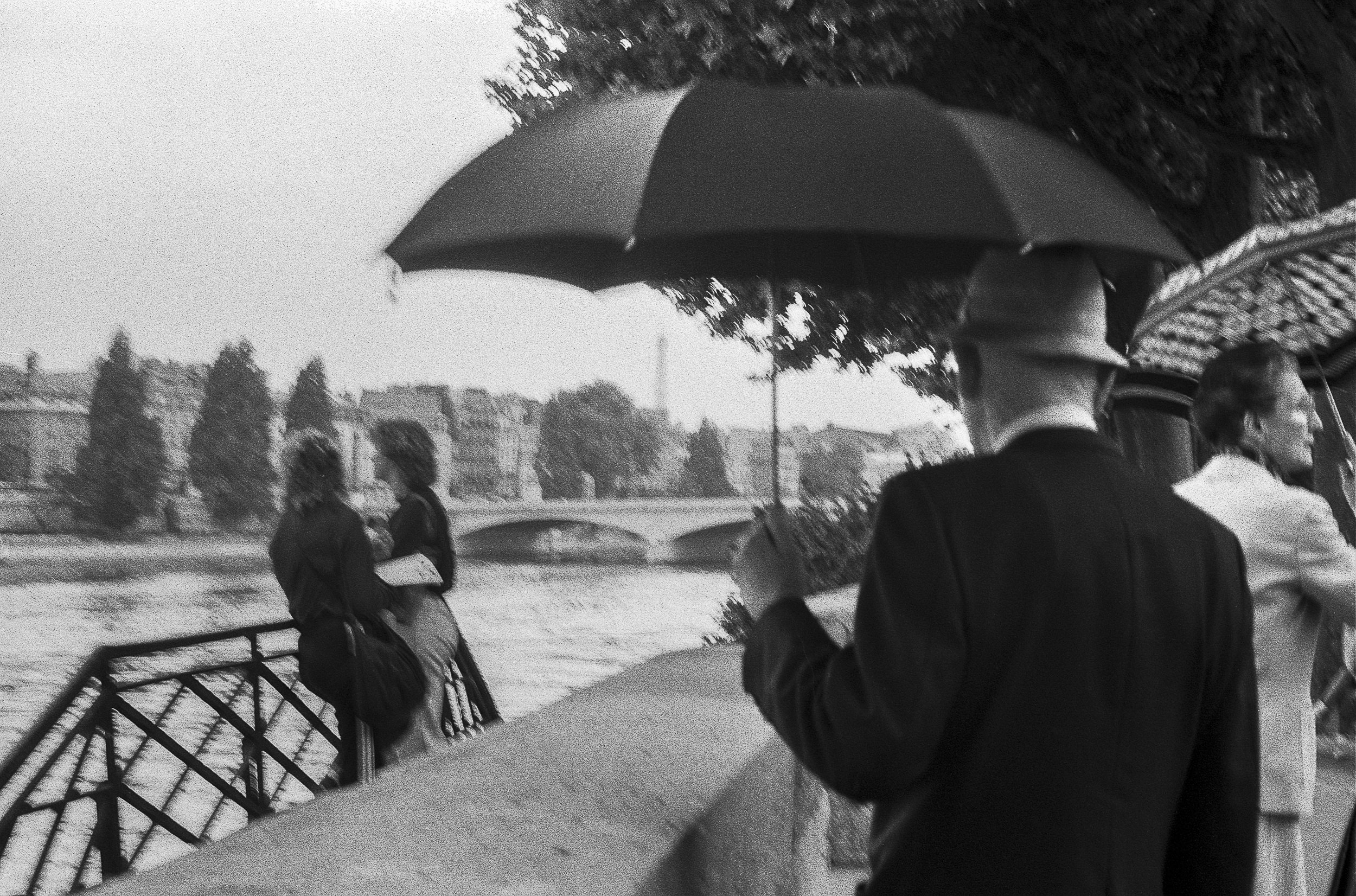 Paris_Umbrella_Man_84p6_fr3 1-Edit.jpg