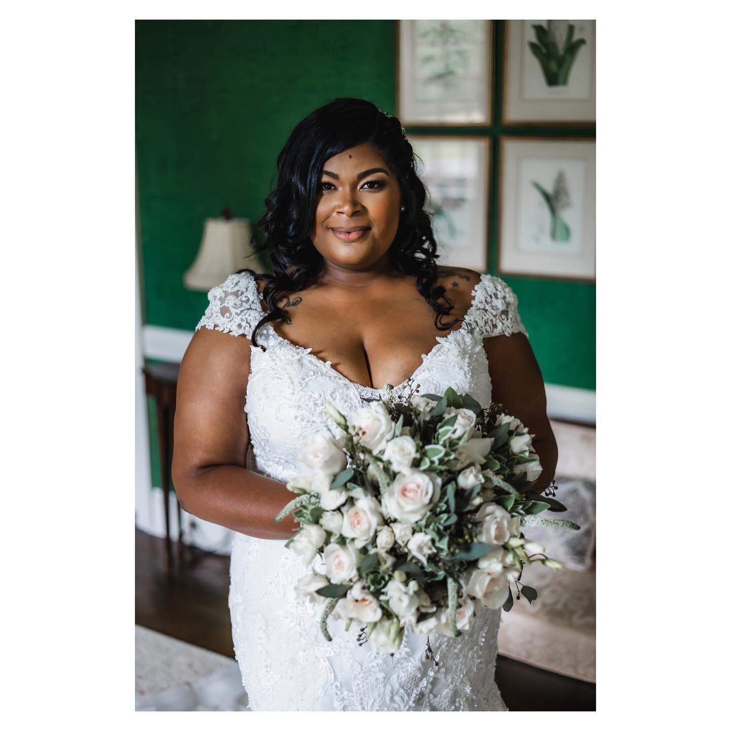 If you needed a reason to book a bridal session, let this be it ✨ ⁣
⁣⁣
Venue: @estateatriverrun ⁣
Dress: @carynsbridals ⁣⁣
⁣⁣
⁣⁣
⁣
⁣
⁣⁣
#rva #richmondva #mechanicsvilleva #mechanicsville #virginiaweddings #vaweddings #richmondweddings #weddingmagazin