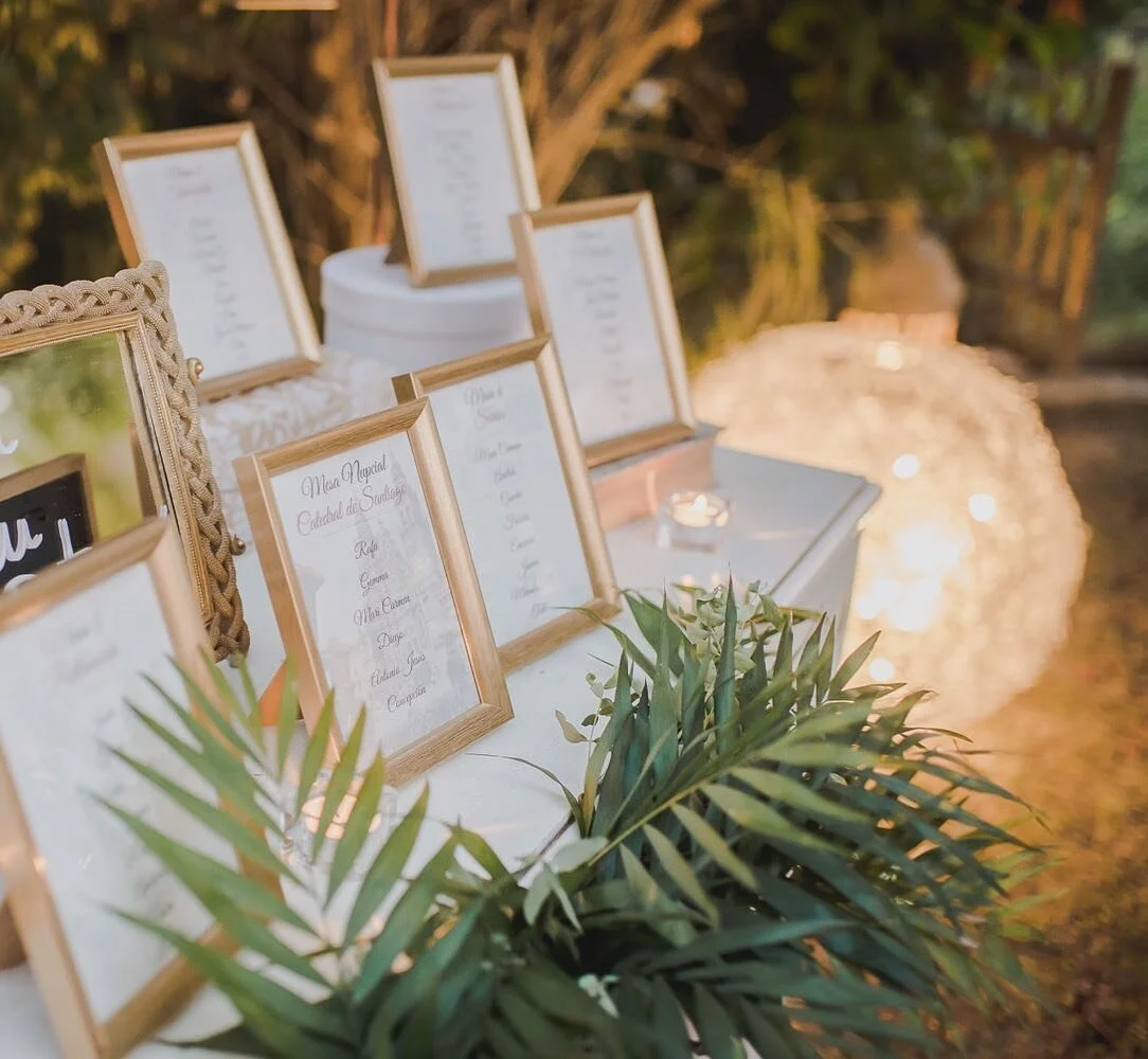 La iluminaci&oacute;n es una importante herramienta en nuestras vidas.
No podemos olvidarla en un d&iacute;a tan importante como es un BODA.
&bull;
Y es que es tan importante porque ayudar&aacute; a ver con total claridad la cara de vuestros invitado