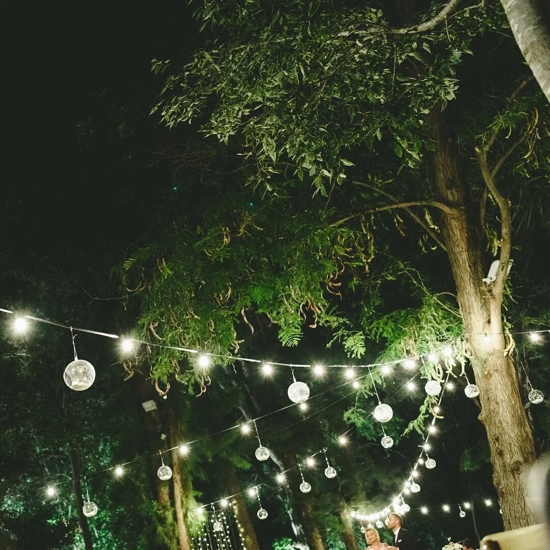 Un d&iacute;a perfecto no es aquel en el que absolutamente todo sali&oacute; bien, sino aquel que te deja un recuerdo hermoso de por vida.
&bull;
Ese es nuestro objetivo, que tanto vosotros como vuestros invitados record&eacute;is el d&iacute;a de vu