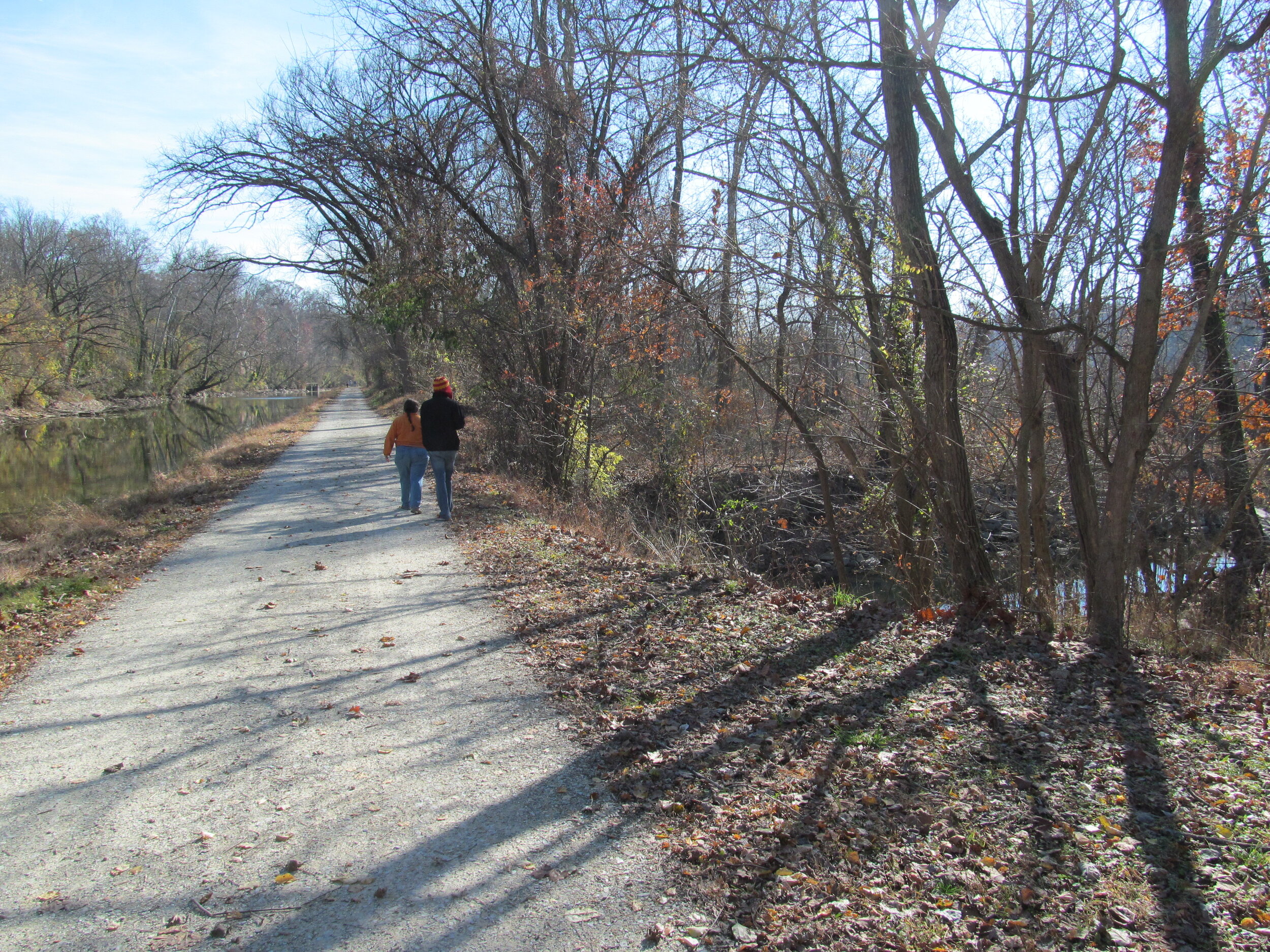 Hiking to the mouth of the Little Falls Branch from the C&amp;O Canal 