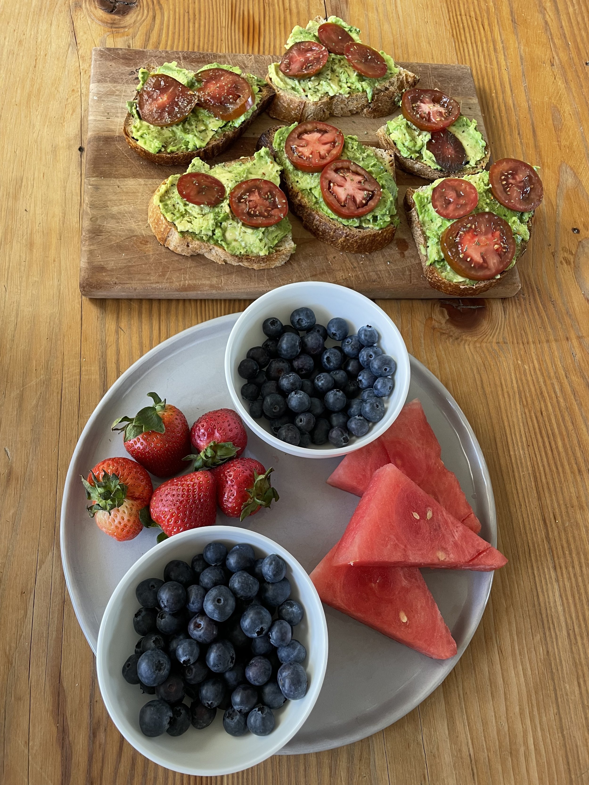 AvocadoToastandFruit.jpeg