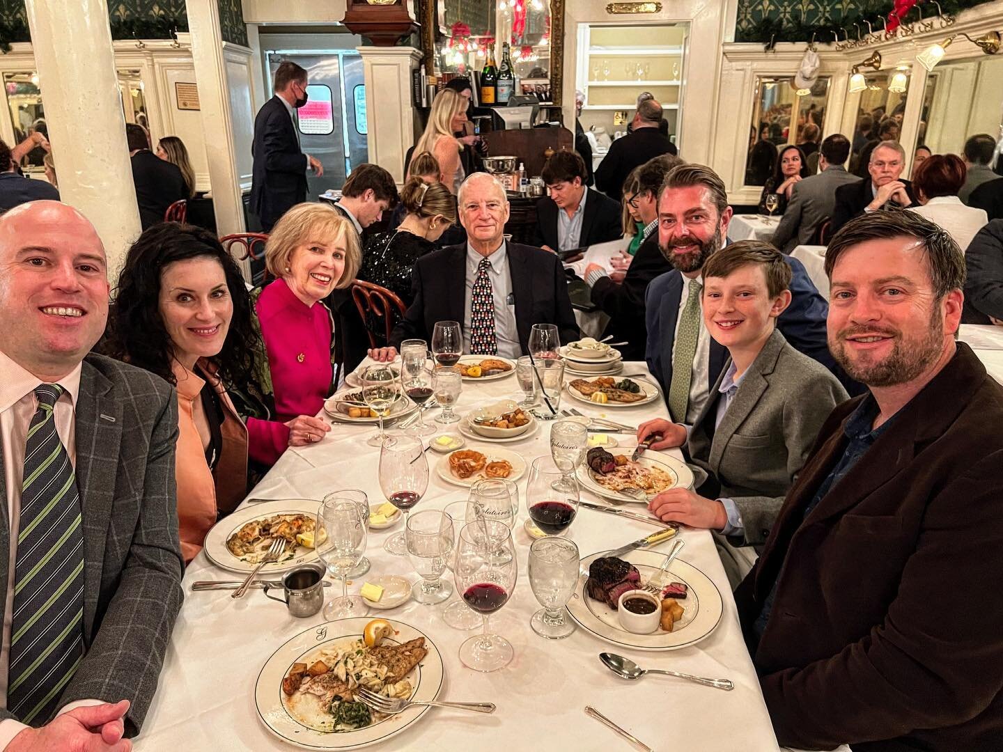 Boxing day celebrations at @galatoiresnola which is becoming a tradition!

#boxingday #nola #finedining #frenchquarter #neworleans #cajun #escargot #family #oldfashioned