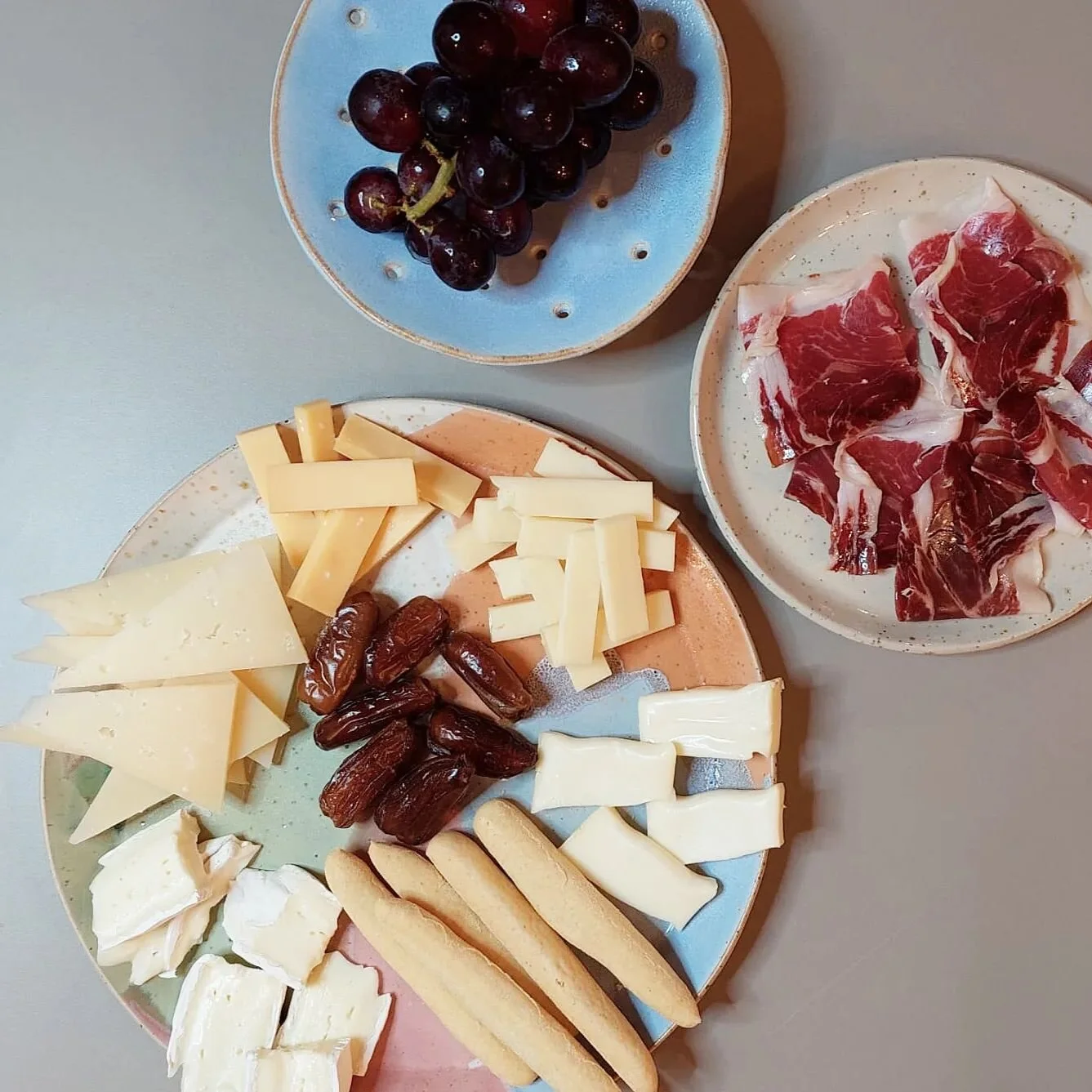 Sometimes you just gotta have jam&oacute;n y queso for dinner 👌🏼