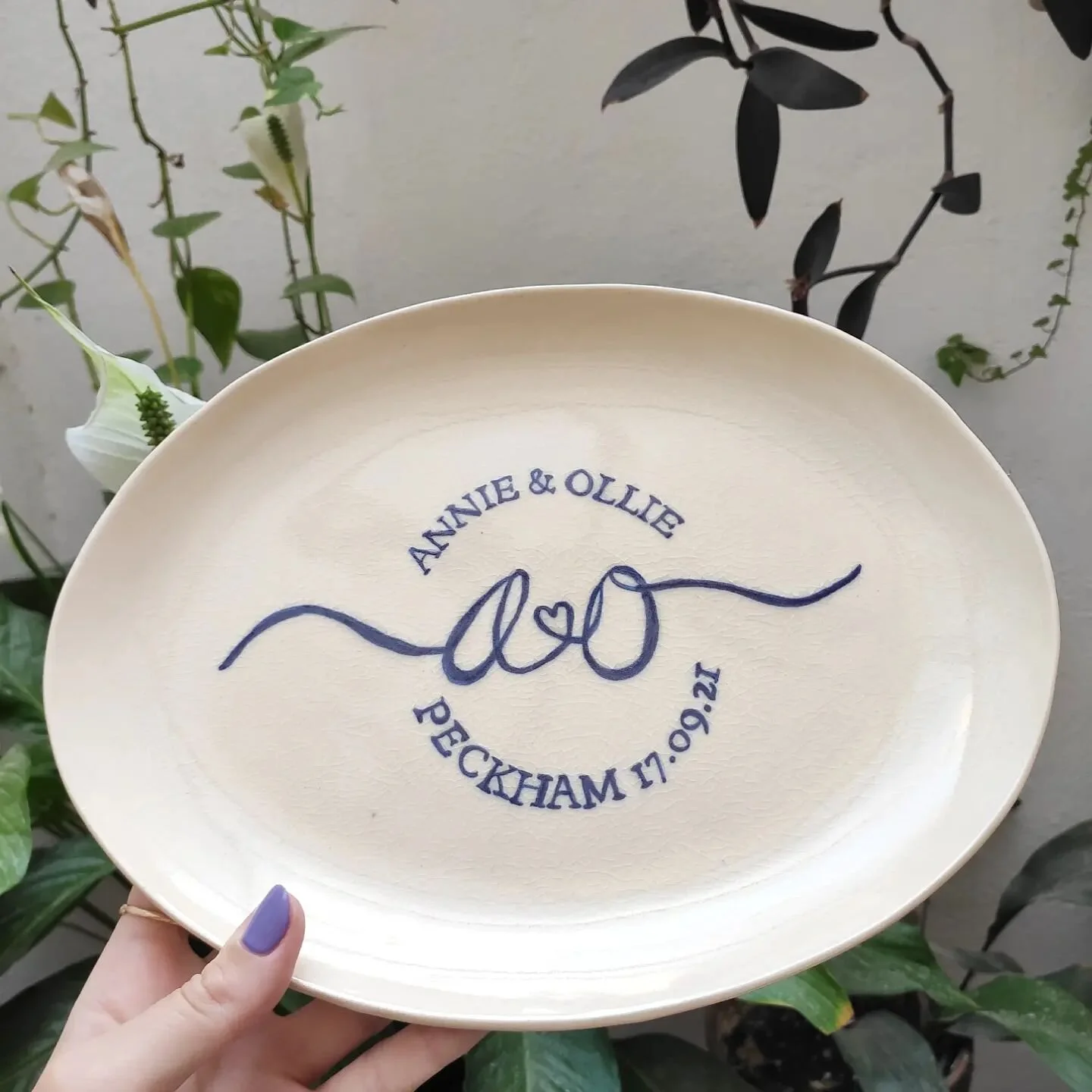 A throwback commission from last year. I always love making these super thoughtful,  personalised gifts. If you're looking to create something special for someone special this year, lemme know 😊🎁
&bull;
&bull;
&bull;
&bull;
&bull;
#weddinggift #gif