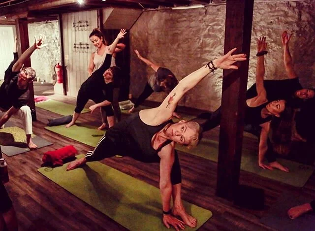 I cannot wait to be able to teach back at the studio! But based on the government guidelines I don&rsquo;t feel we are quite there yet! .
.
As mentioned I&rsquo;ll be keeping some online classes moving forward but for the time being, I am teaching 7 