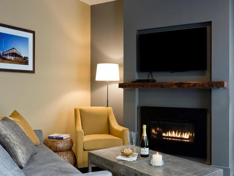King room at The Inn at Lynden