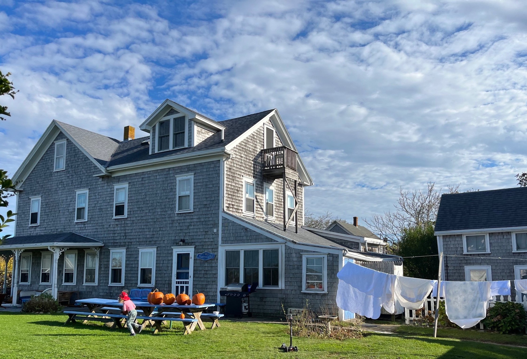 EXTERIOR+PUMPKINS.jpg