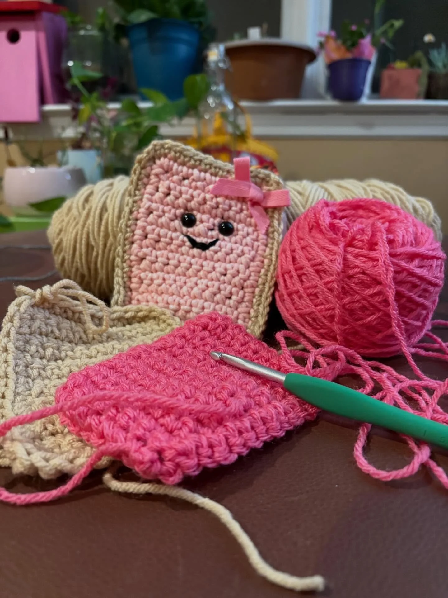 Pints &amp; Projects 🍻
Craft. Sip. Repeat. 🧶

Come for a drink, an appetizer, dinner&hellip; and stay to create! 
Join us at McCall Collective Brewing Company on Susquehanna for a relaxed night of creativity. 
Bring your knitting, crochet, coloring