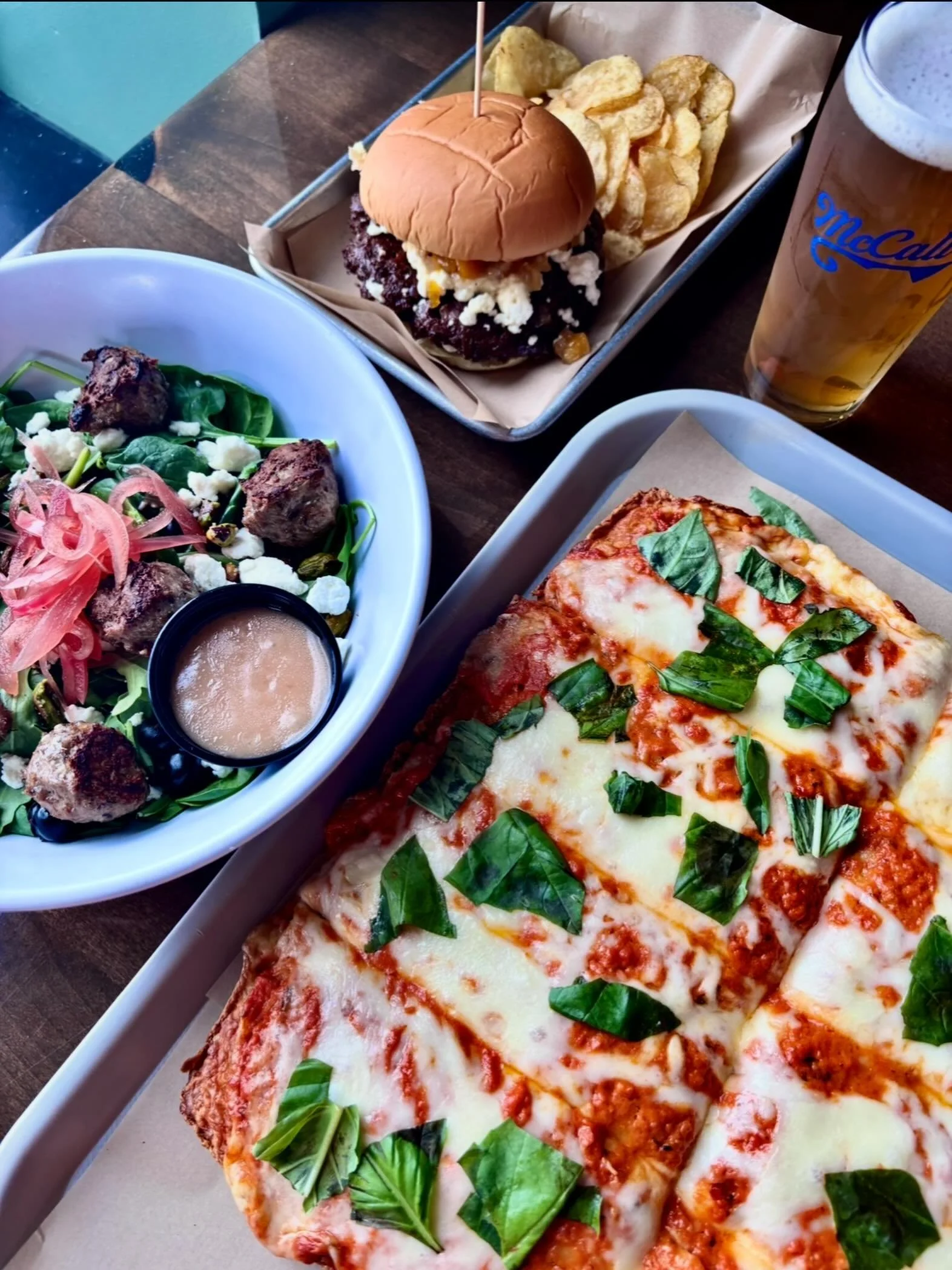 It&rsquo;s going to be a B-E-A-UTIFUL weekend this weekend.
Come eat, drink and be merry ☀️ 

Oh, and keep an eye out for Taphouse Anniversary details in the next few days. We have some real fun stuff coming up!!!