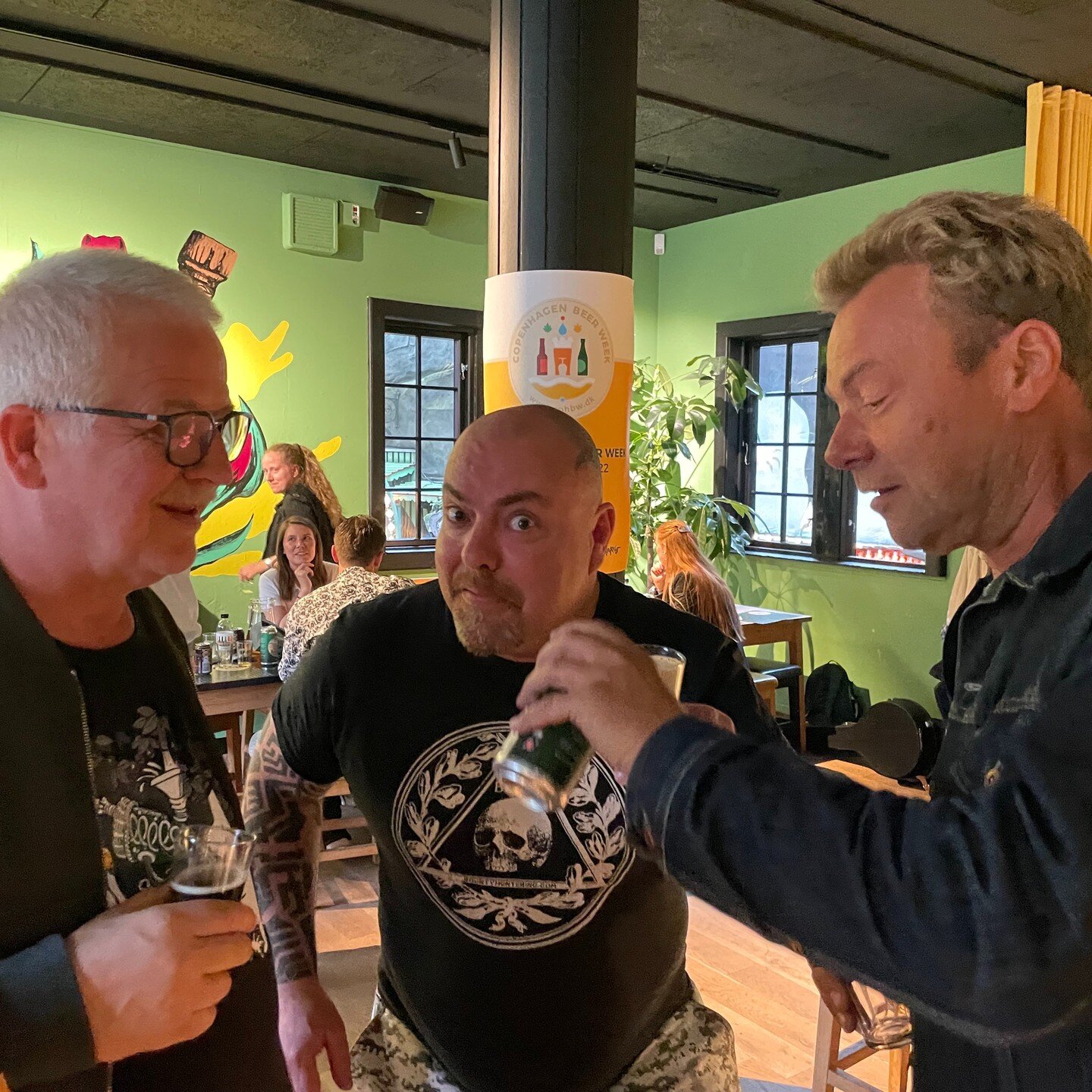 For Teedawn and other light birds, it is important to mingle with all beer people, even those who prefer more weight. If you feel the same way, visit Copenhagen Beer Week. #copenhagenbeerweek2022 #anarkistbartivoli #teedawn #mindfullrinking