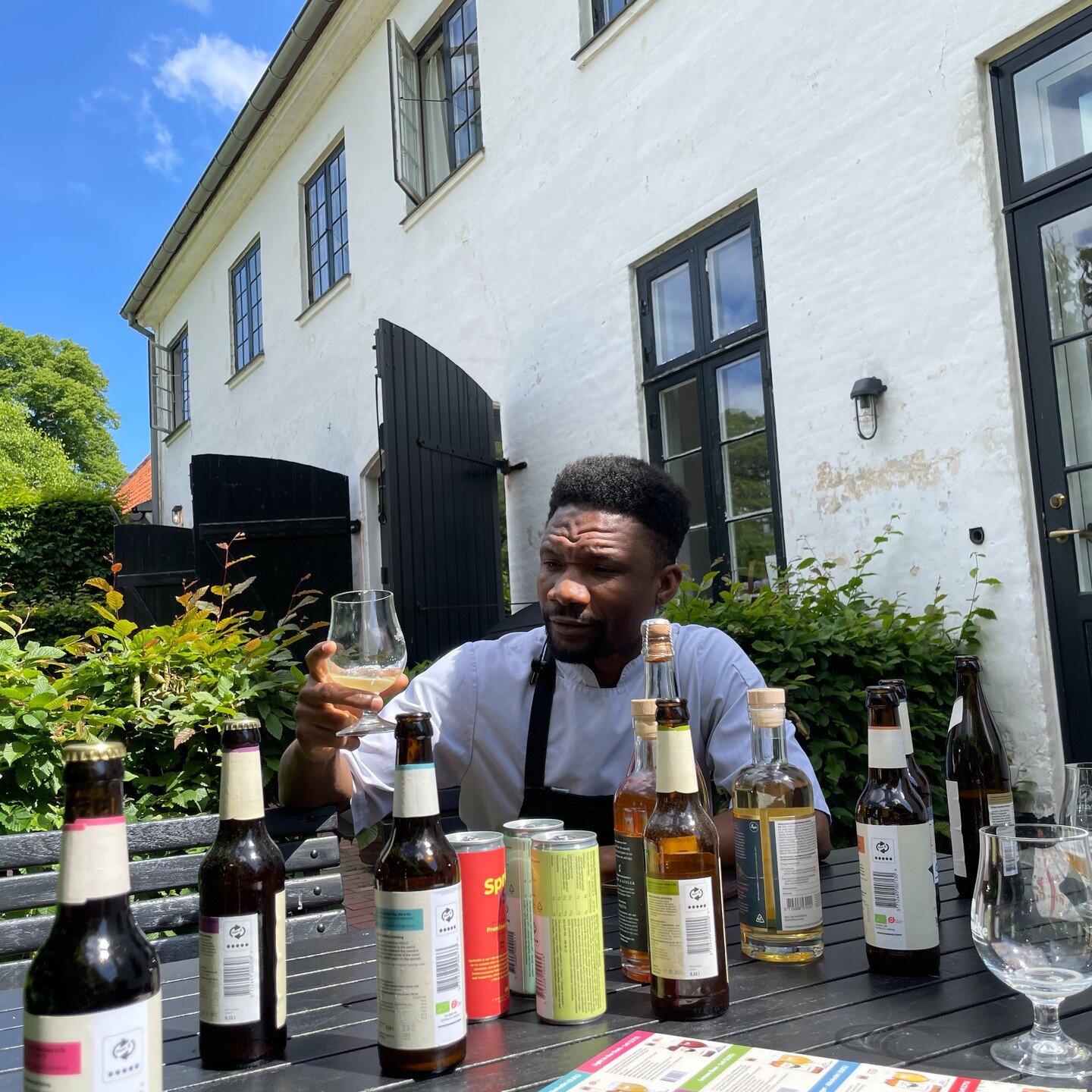 NOLO tasting at Rungstedlund with Chef Patrick. On the table, Teedawn is accompanied by our friends from Ish Spirits. If the baroness (and Champaign Lover) was still here, she would make the sign of the cross. Times are changing. #rungstedlund #madam