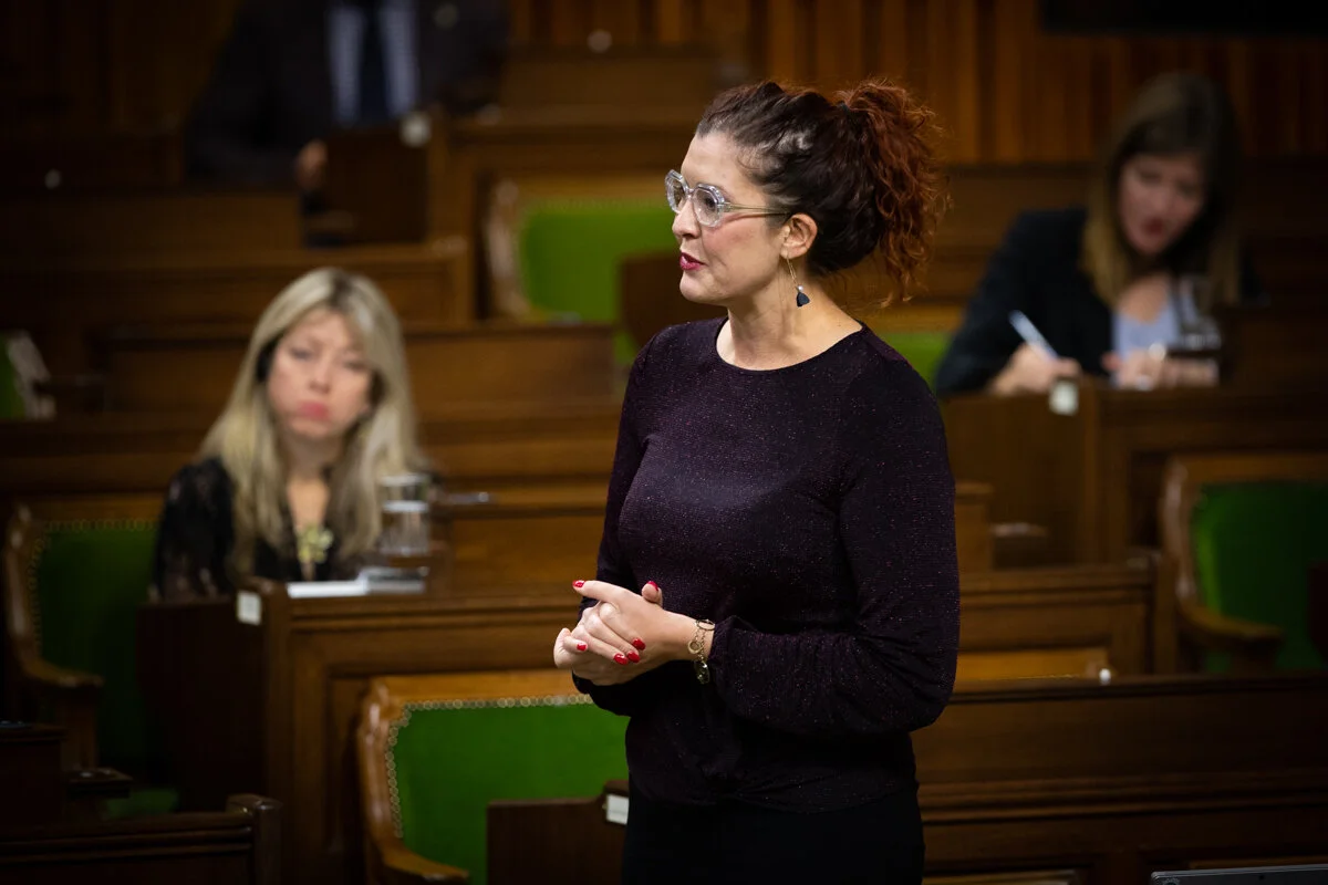 CHRISTINE NORMANDIN VEUT PROTÉGER LA LANGUE FRANÇAISE