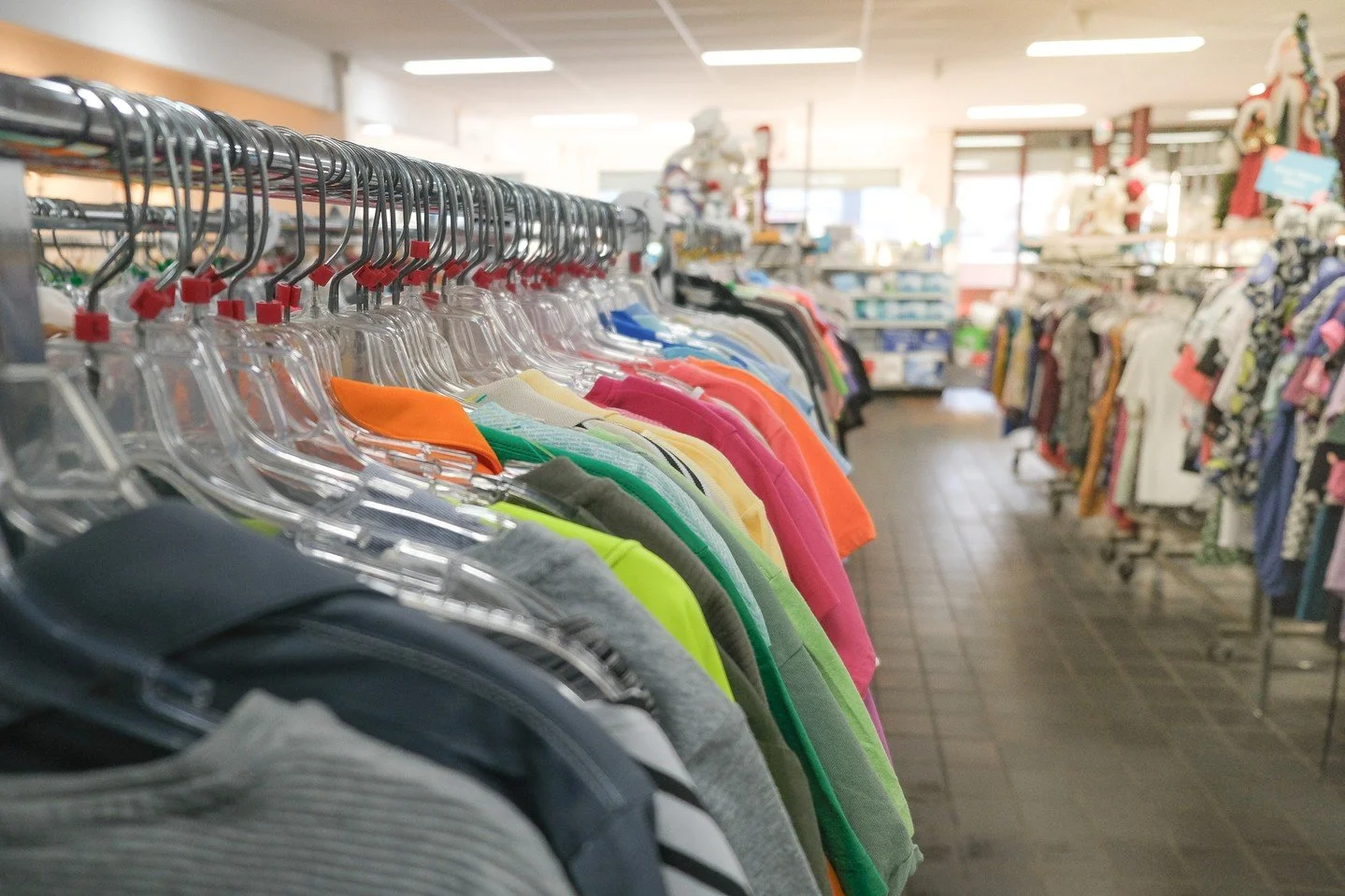 YOUR PURCHASE MEANS A GREAT DEAL 💙⠀
⠀
With every sale, @bissellcentre is able to remove barriers and support people as they move out of poverty.⠀
⠀
Shop Today:⠀
📍 Alberta Avenue⠀
8818 &ndash; 118 Ave NW⠀
📍 Online Store
Link in bio!