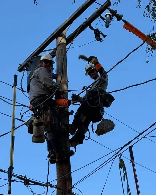 We found the problem, boss!

 #linecrate #lineman #linelife #powerlineman #LineWork #lineworker