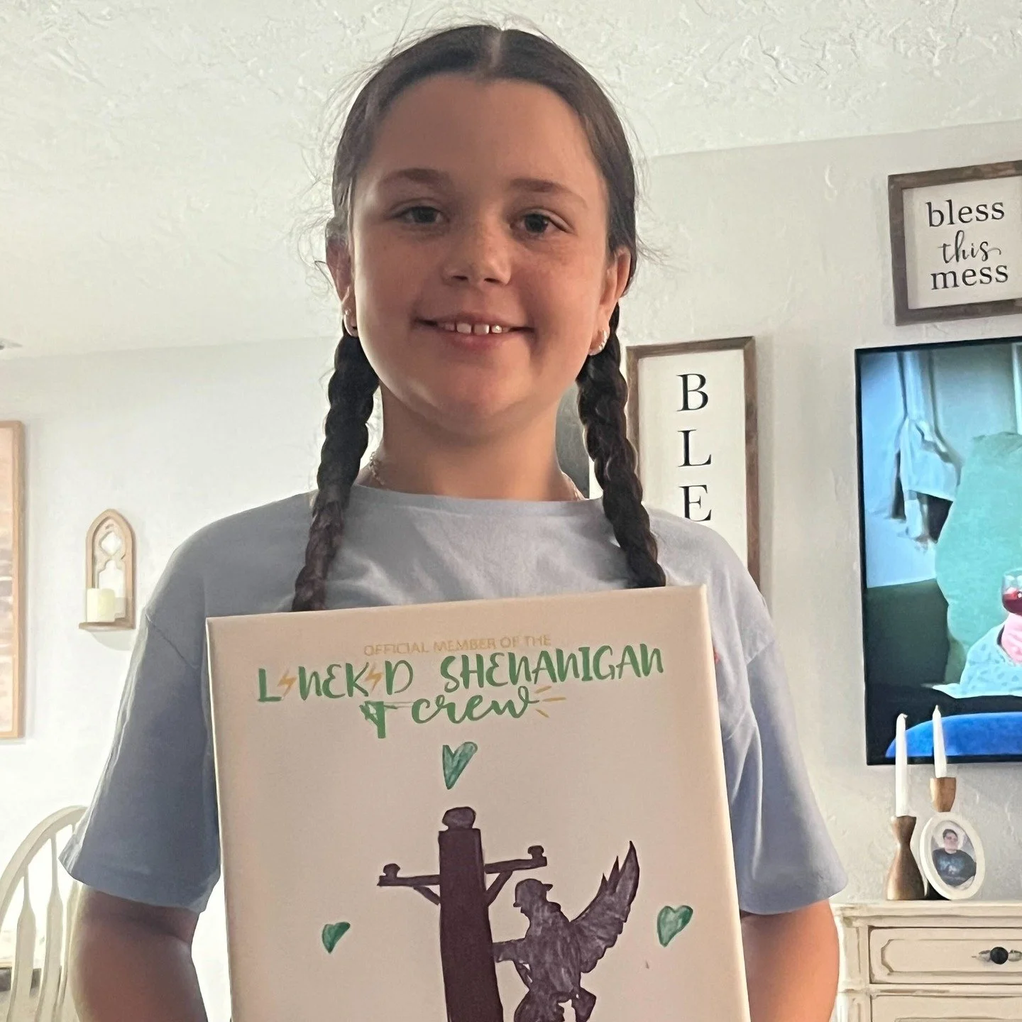 Tye Cotton @thatblvcklineman , one of our LineMan LineCrate members, won LineCrate Cash in a member's only raffle. But he didn&rsquo;t keep it, he donated it back to us to send gifts to one of our fallen lineman&rsquo;s child that we help.

What happ