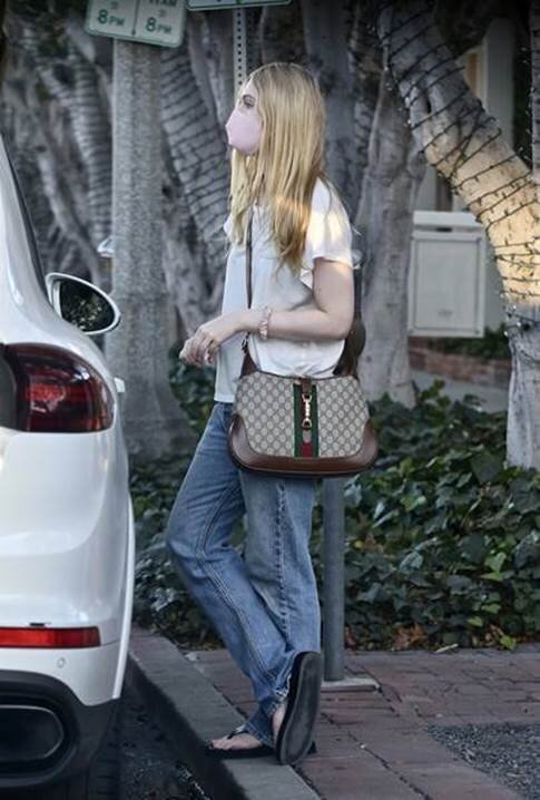 Elle Fanning Carrying the Gucci Jackie 1961 — NASHIMOTO & ASSOCIATES