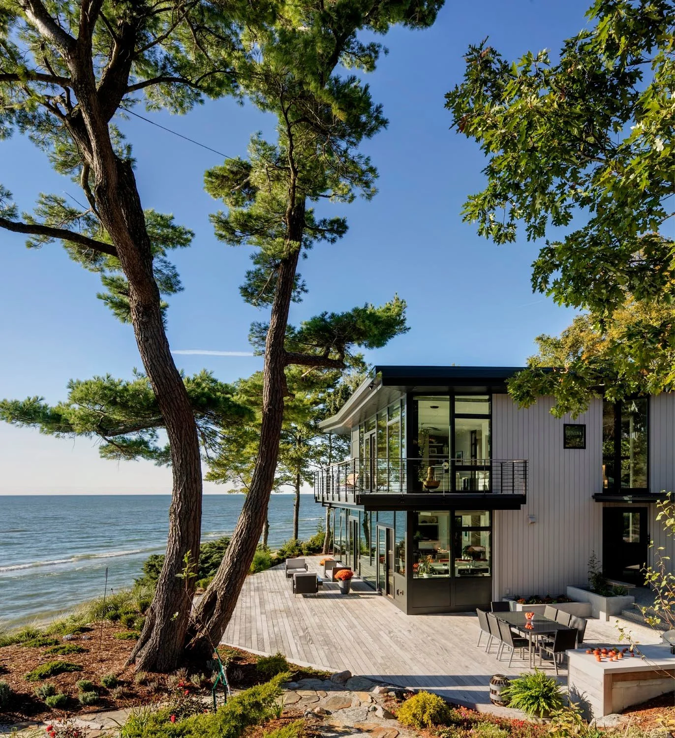 Next up in our 'Design as a Verb' video series: Lake Michigan Modern. Let us know what you think! Link in bio.
https://www.deforestarchitects.com/blog/lake-michigan-daav

Contractor: VanderMale Builders
Structural: Engineered Structures, LLC
Environm