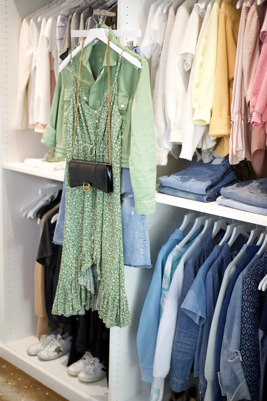 An online destination for busy women looking for guidance on what to buy and how to wear it.