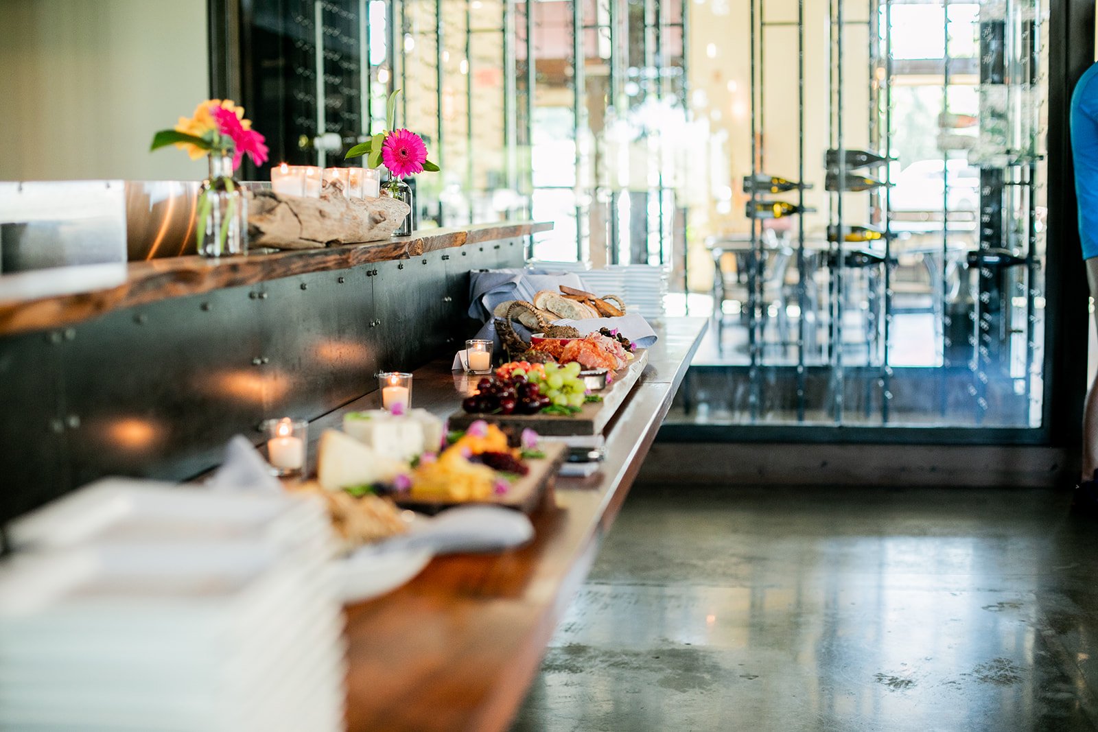 Host dining experiences that generate positive publicity and promotions.