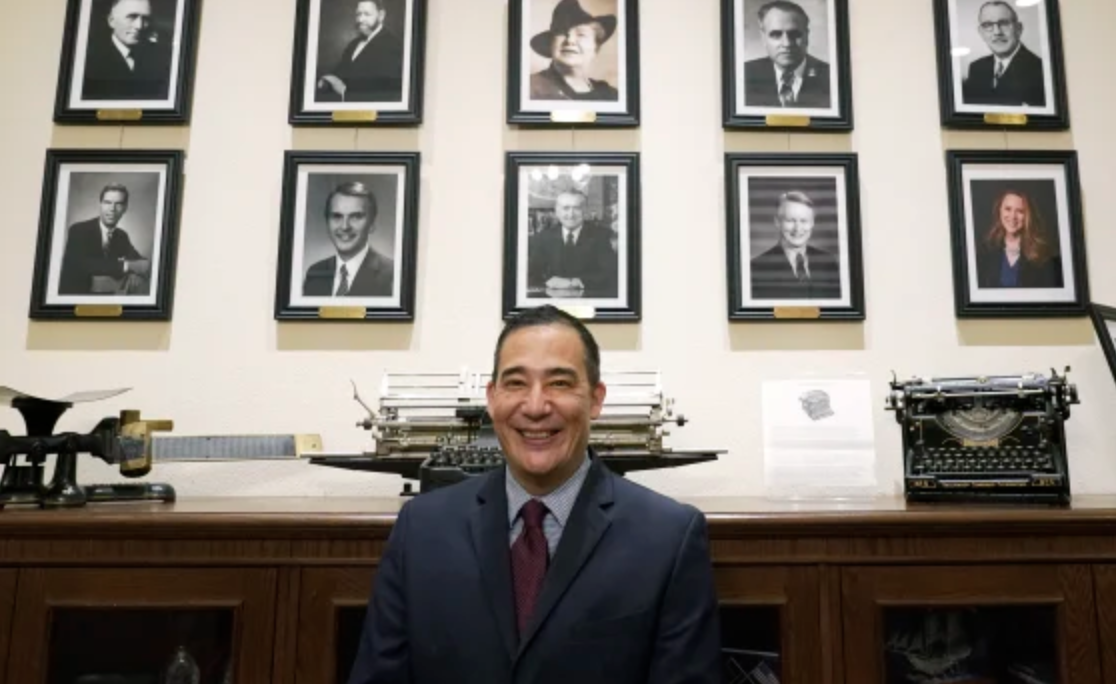 Washington poised to elect first non-Republican secretary of state in more than 60 years
