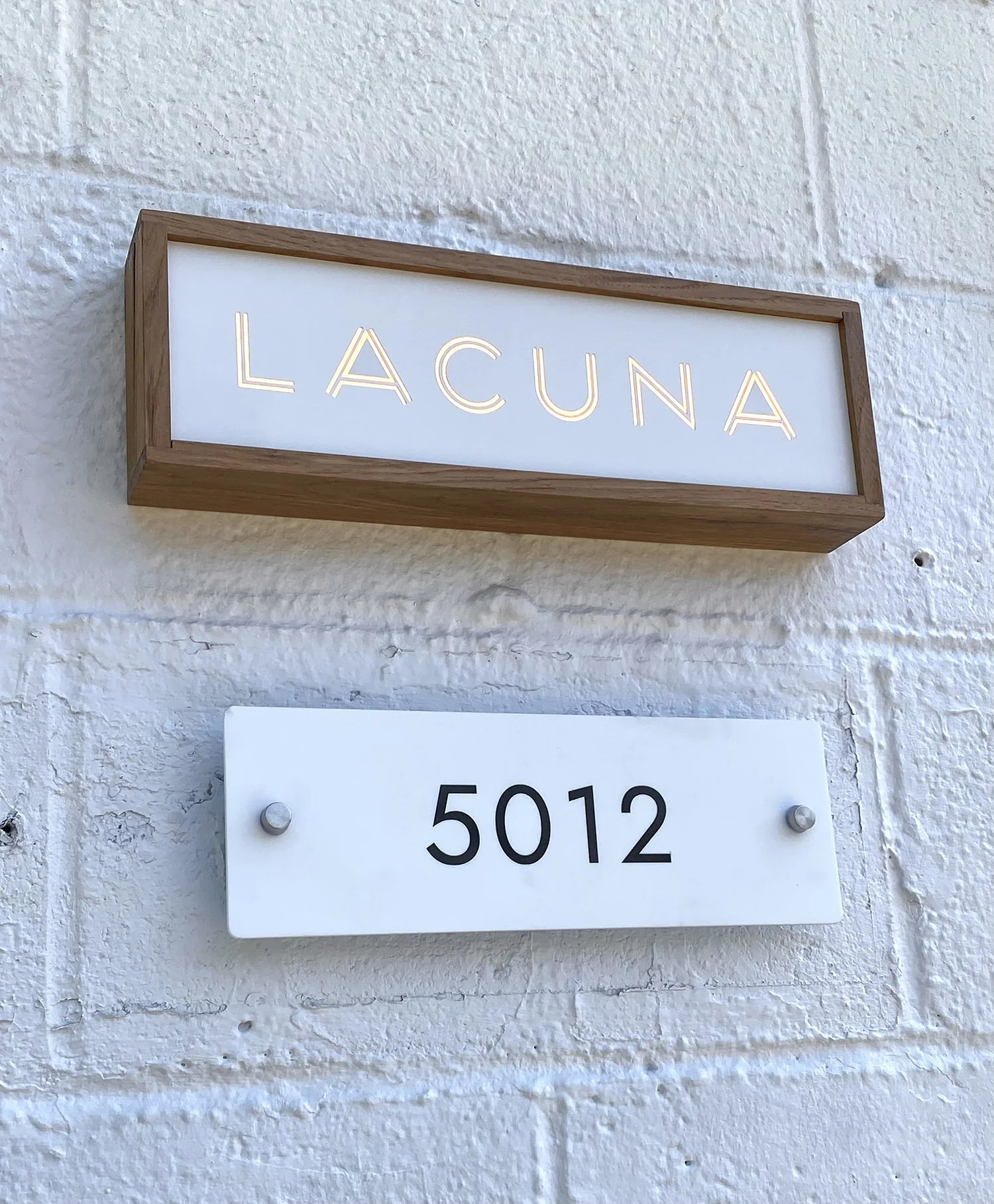lacuna-signage-5012-jefferson-blvd-west-adams.jpg