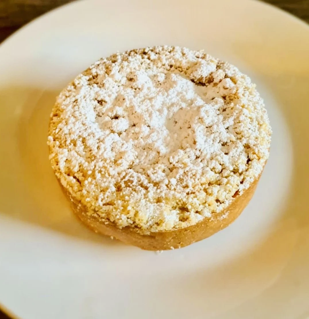 RHUBARD APPLE CRUMBLE TART - SMALL CAKE