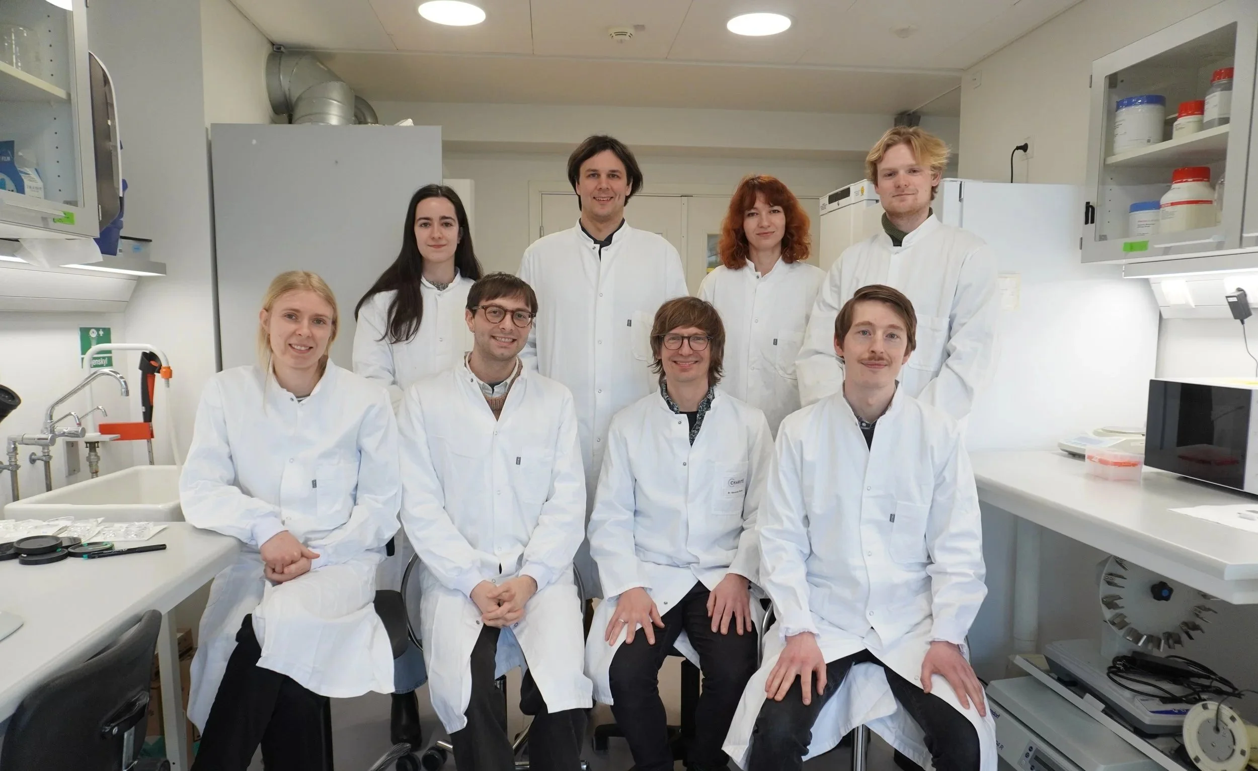WalterLabGroupPhoto.jpg
