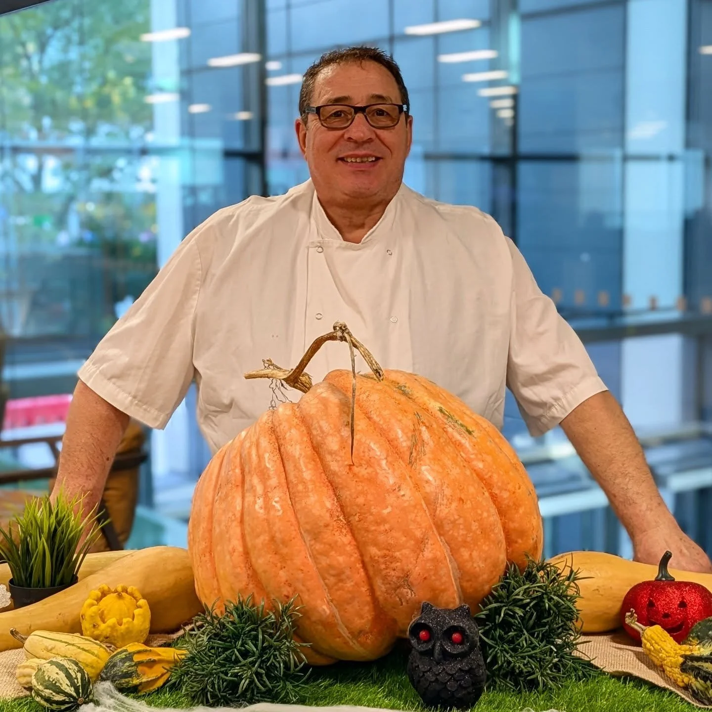 Guess the weight of Salvatores pumpkin to win Oliver's voucher! 🎃🎃

Leave your guess in the comment section, closest guess wins Oliver's voucher! 

T&amp;C: Multiple guesses are allowed. The competition closes on 31st of October, 3pm. Accurate gues