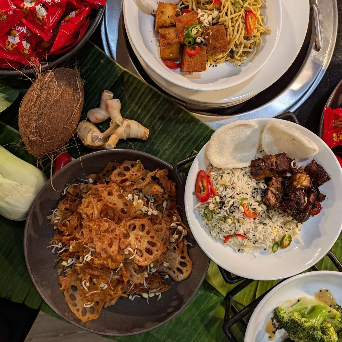 Ring in the Lunar New Year with bold flavours and festive vibes at Bamboo Bike 🧧✨

Today&rsquo;s special lineup is bringing the heat and the sweet:
🔥 Sticky Sesame Honey Chilli Chicken
🥢 Red Braised Pork Belly
🍍 Sweet &amp; Sour Tofu

Celebrate t