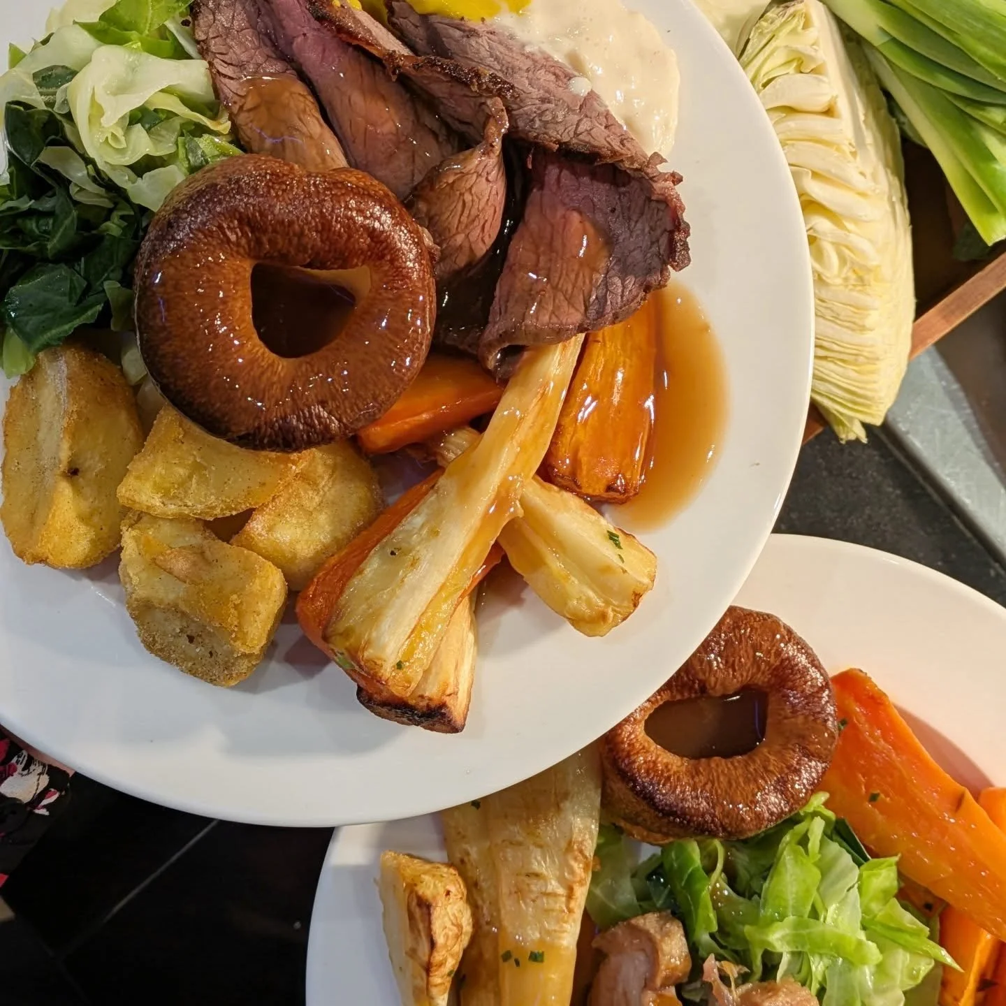 Nothing says comfort like a proper roast 🍽️
Today at Oliver&rsquo;s Grill: Lake District Farmers roast beef, roast pork, or our nut-free roast option &ndash; all served with the kind of flavour that only locally sourced ingredients can bring. 🌿